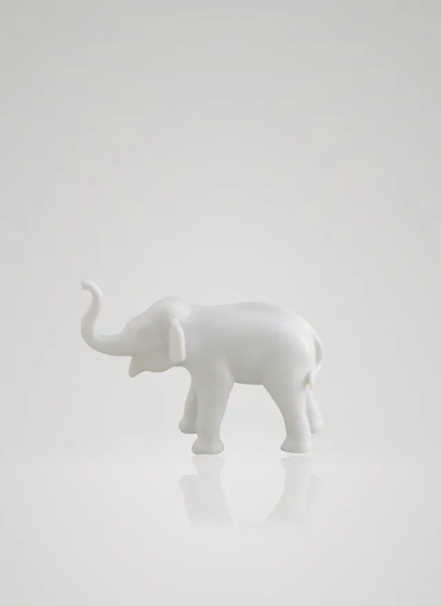 Augarten slůně stojící bílé porcelánová figurka