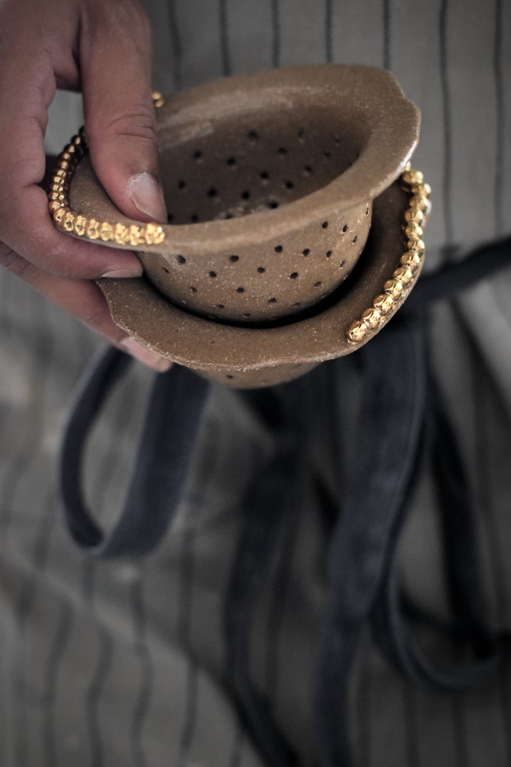 Terra Ceramics Tea sítko na čaj Indian summer zlaté perly