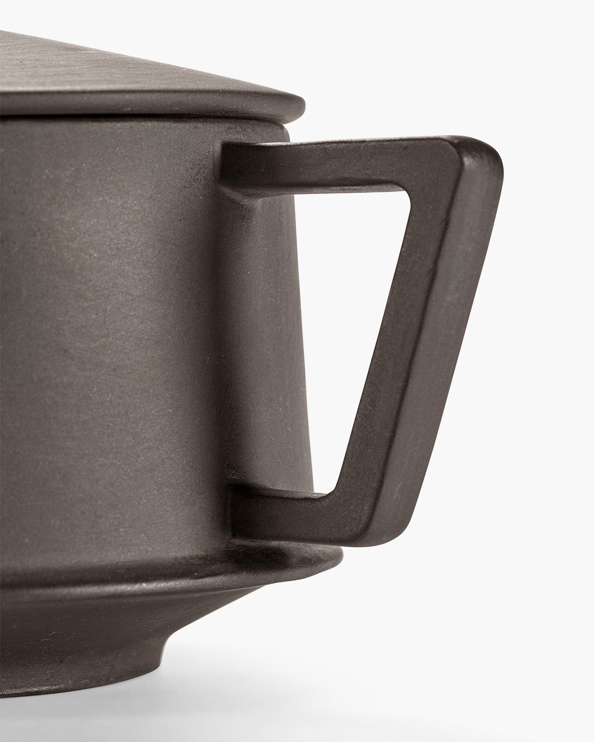 Serax Dune Slate konvice tmavě hnědá porcelán