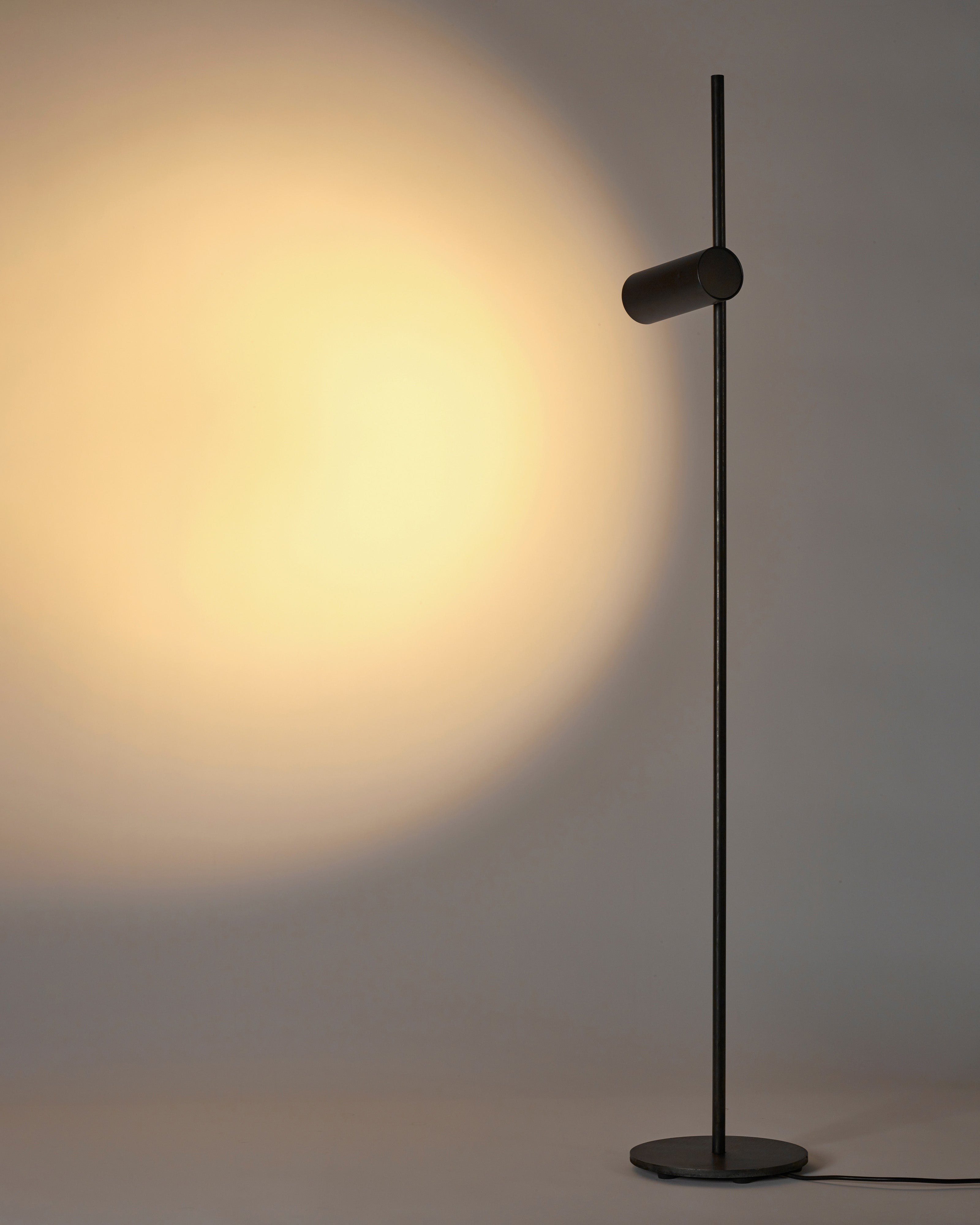 Serax Sofisticato NR.15 stojací lampa černá 140 cm
