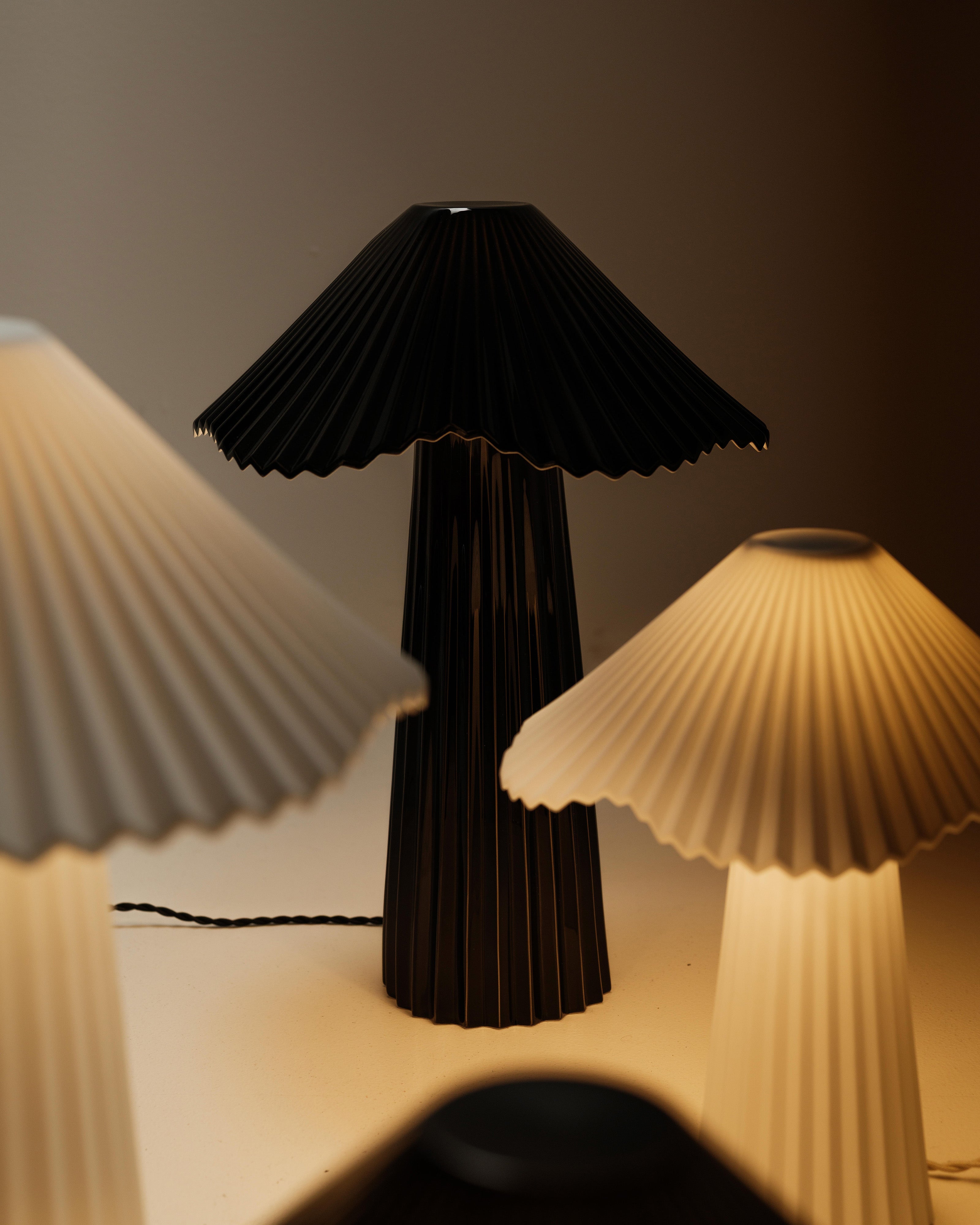 Serax Uala stolní lampa L černobílá porcelánová