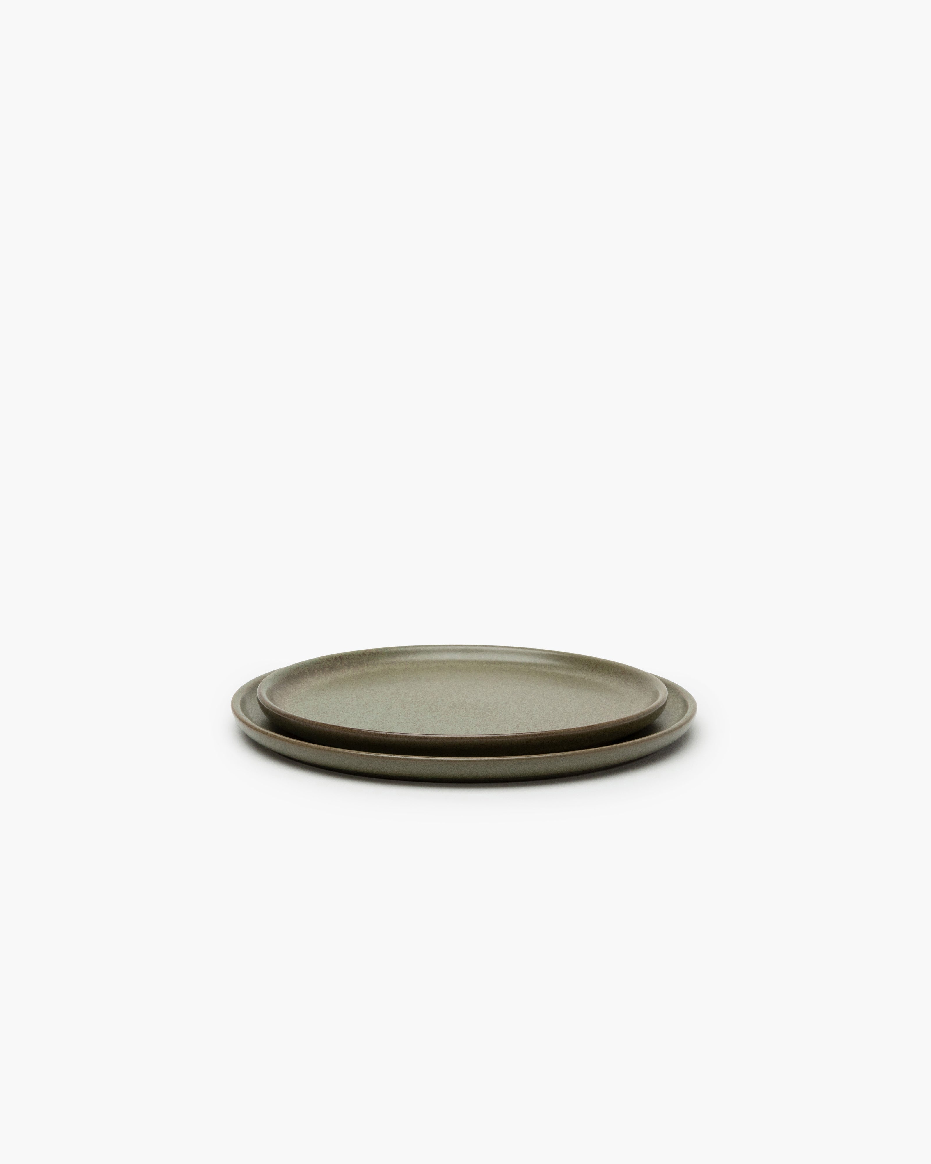 Serax Surface snídaňový talíř camo green reaktivní glazura