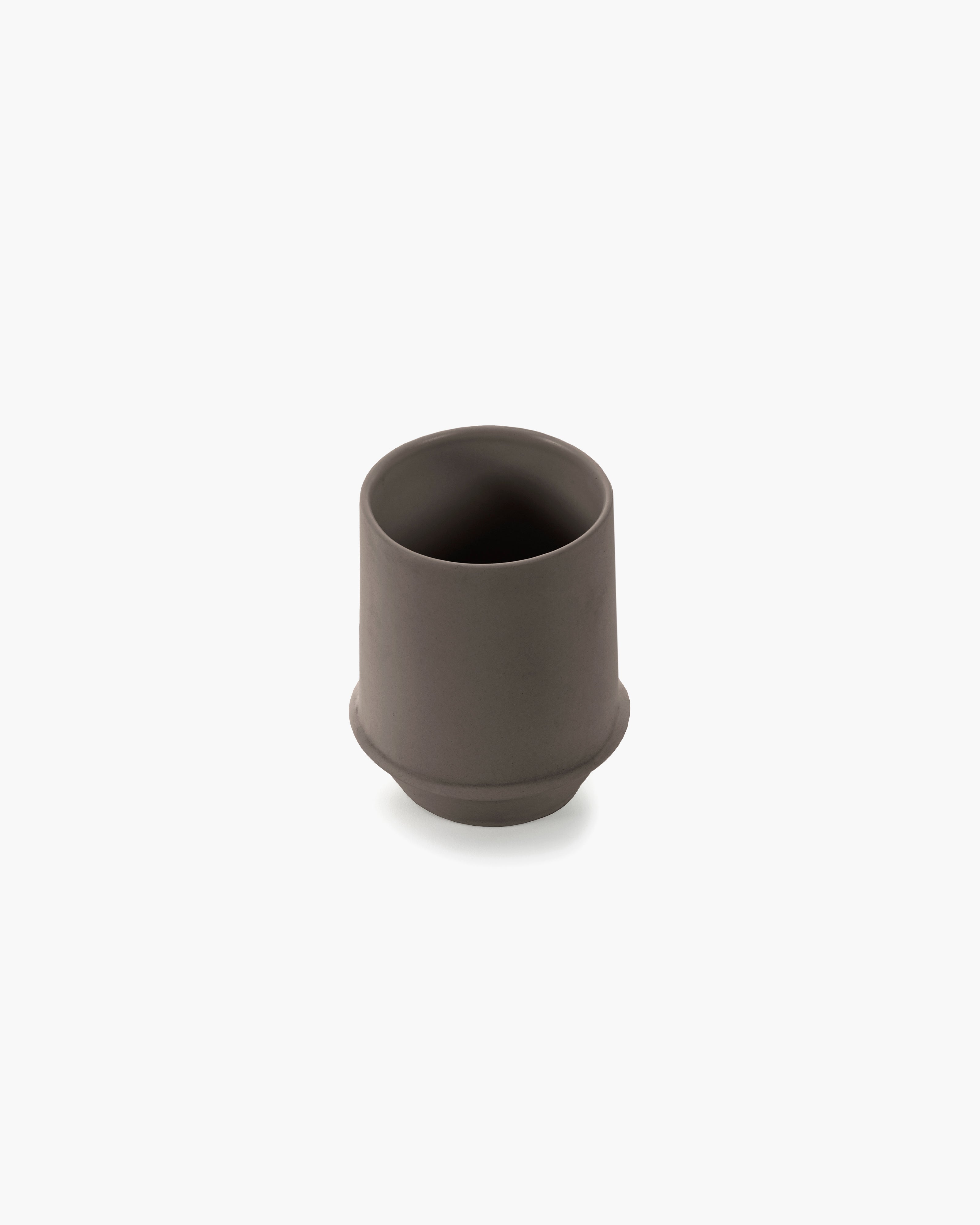 Serax Dune hrnek porcelánový tmavě hnědý