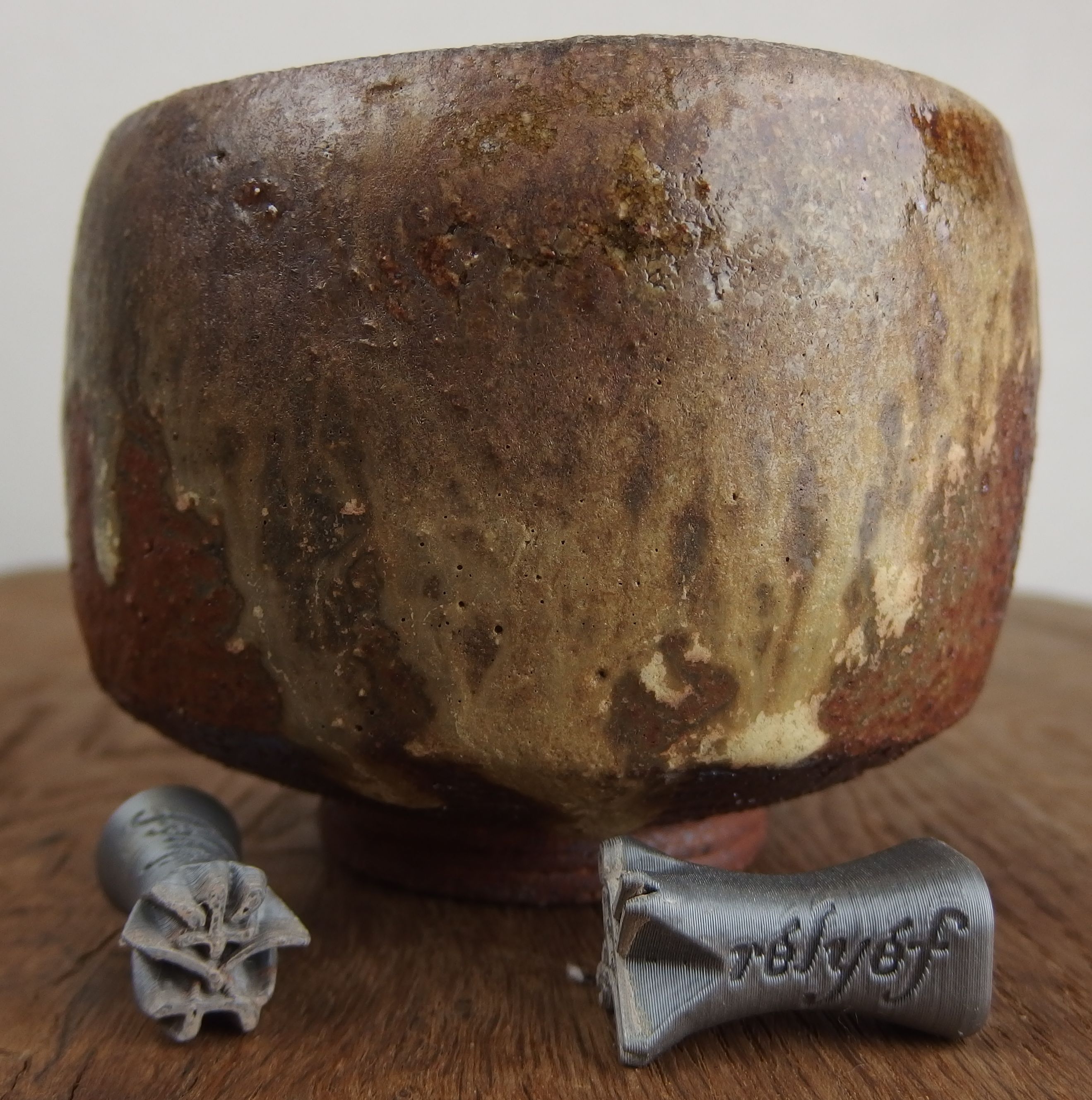 ARTkeramika Chawan čajová miska na matcha zlatohnědá