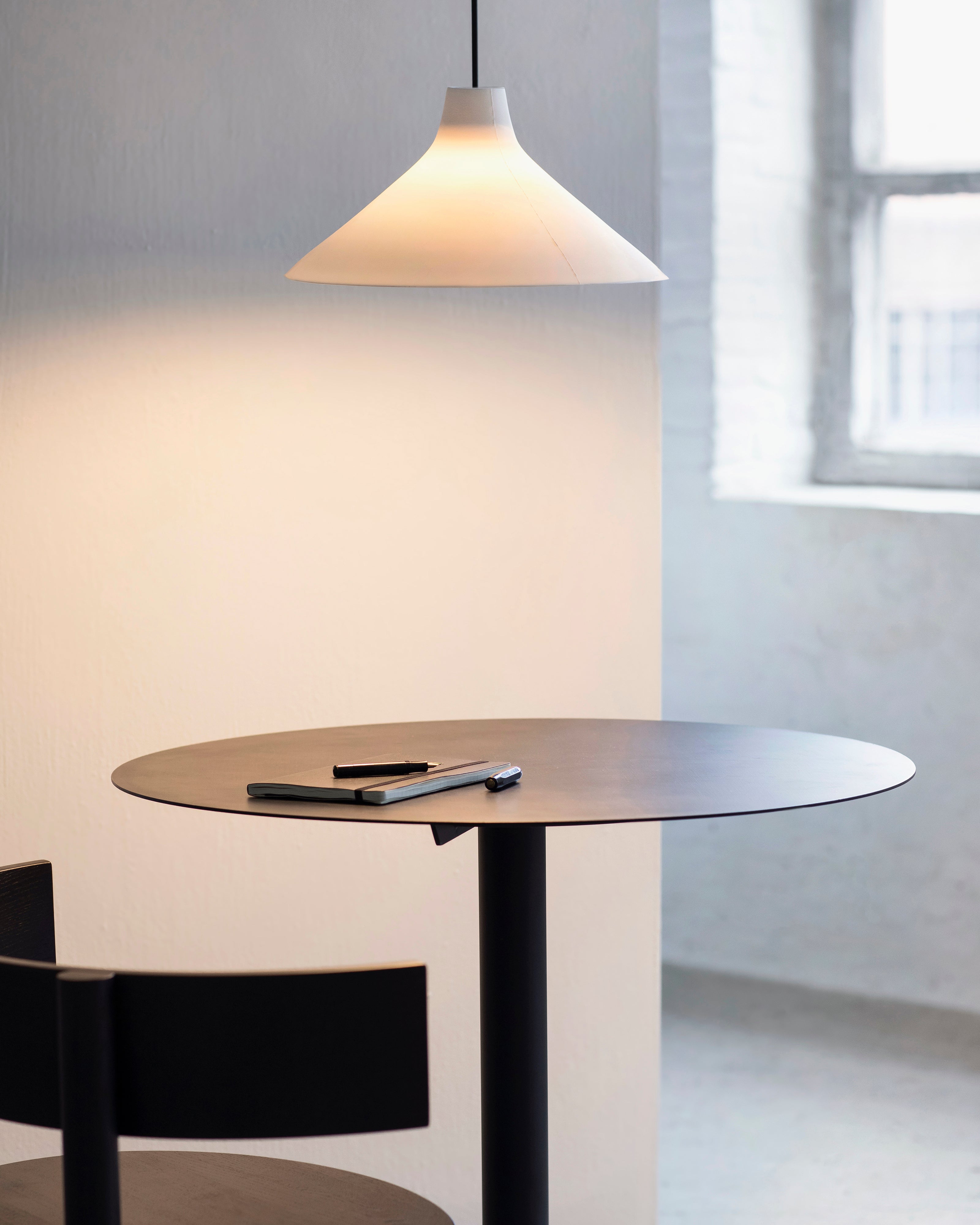 Serax Seam závěsné svítidlo L bílé porcelán