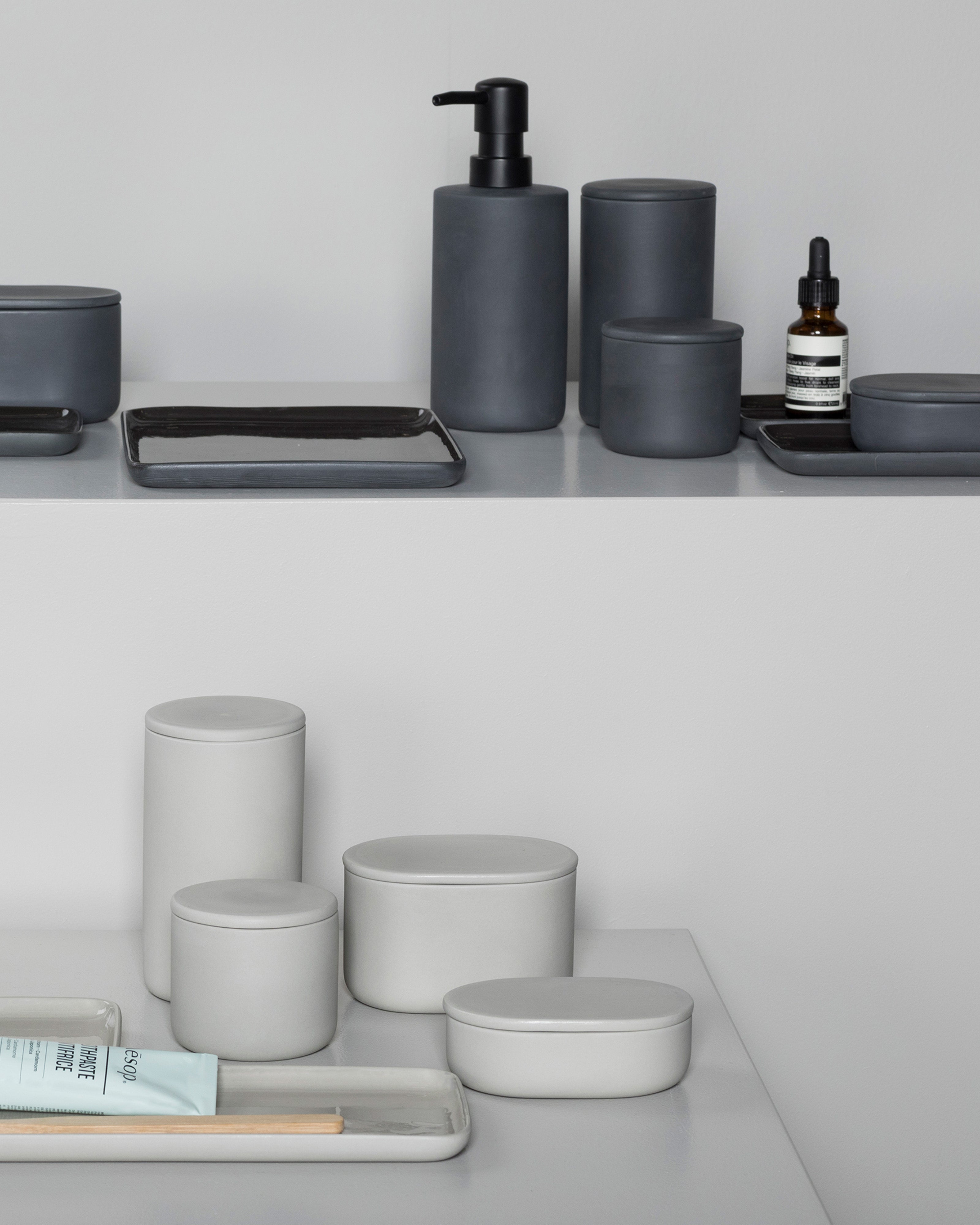 Serax Cose M obdélníkový podnos tmavě šedý porcelán