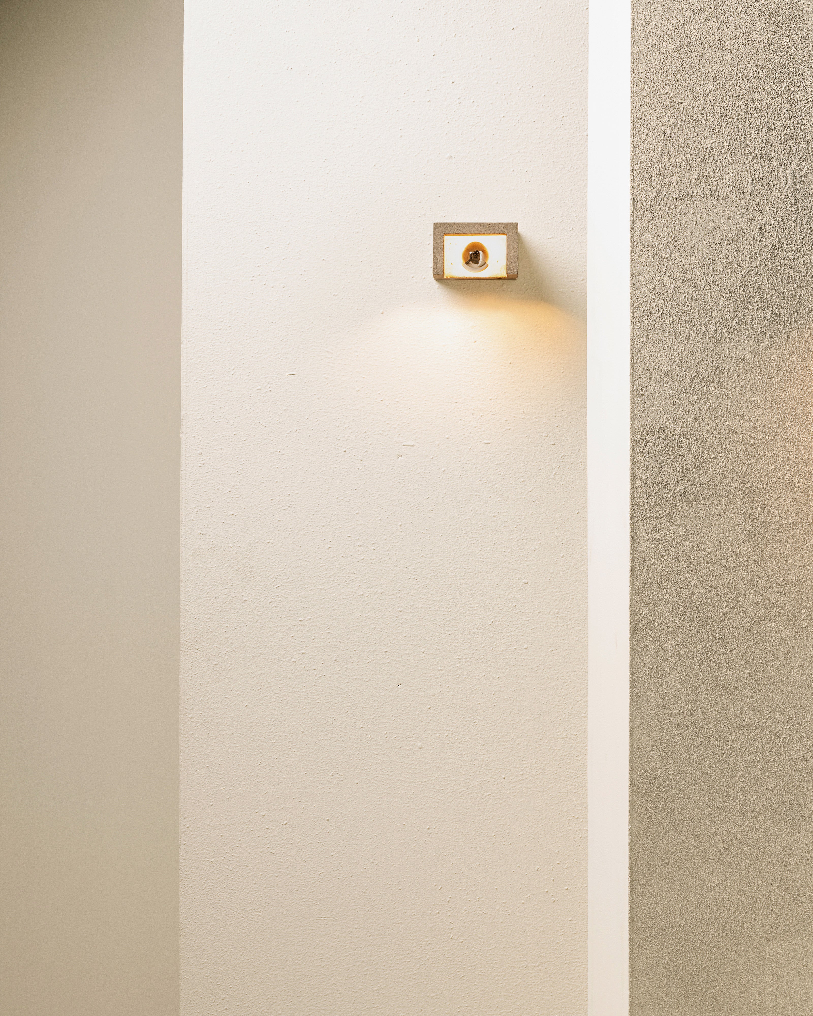 Serax Primary Shape °2 nástěnná lampa beton