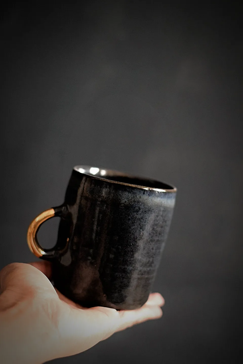 Terra Ceramics Prague Aya hrnek 300 ml půlnoční modrá