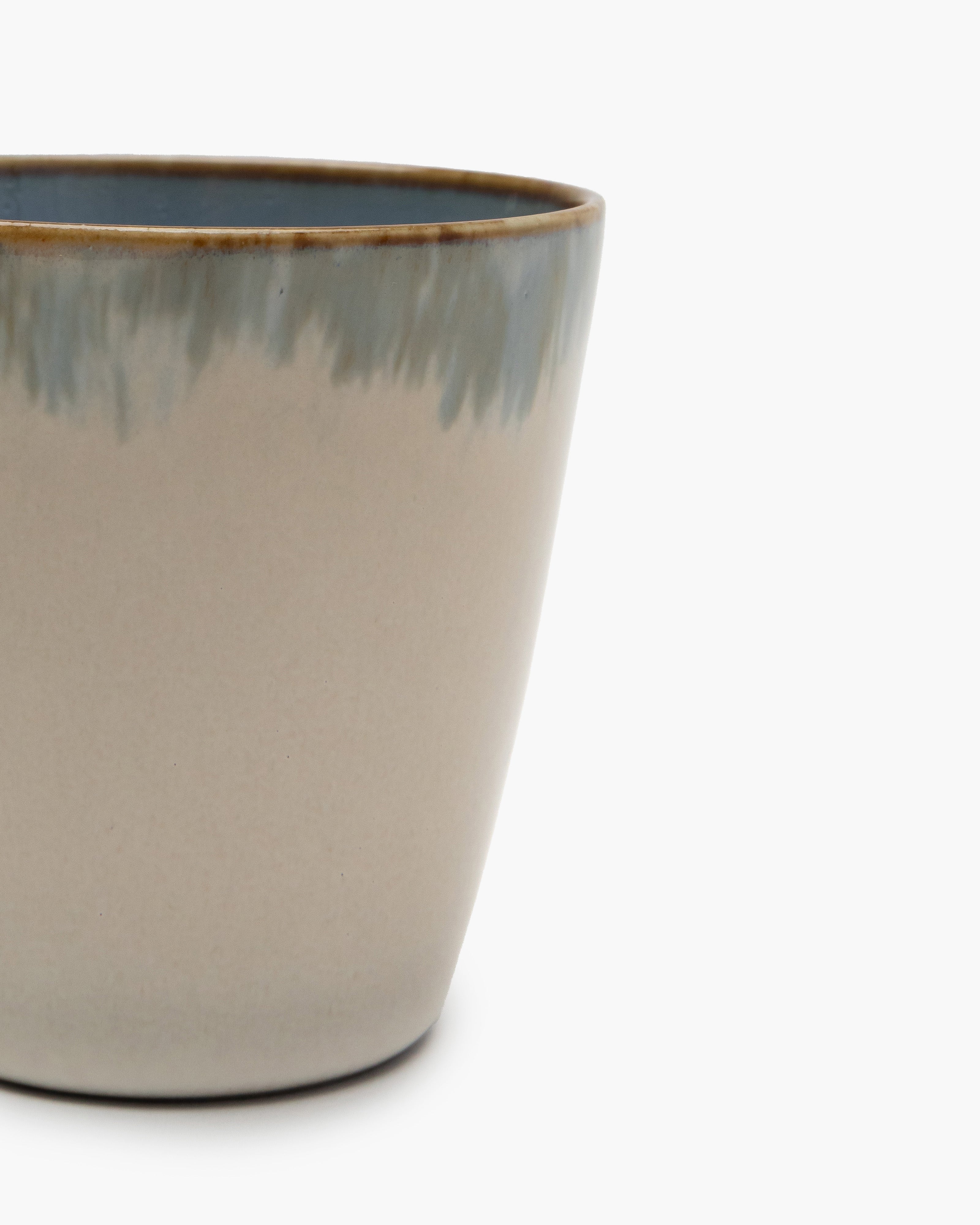 Serax Terres de Rêves Conical Cup S šálek misty grey reaktivní
