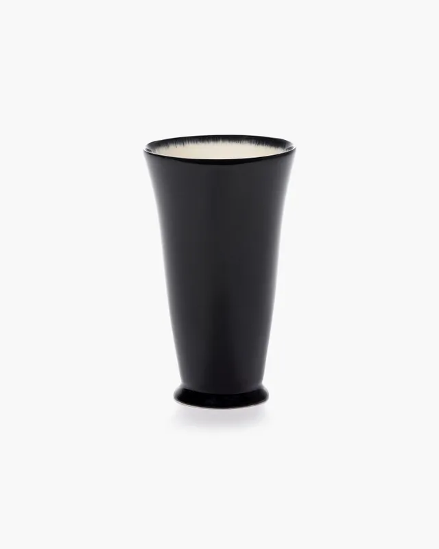 Serax Dé hrnek porcelánový bíločerný dégradé