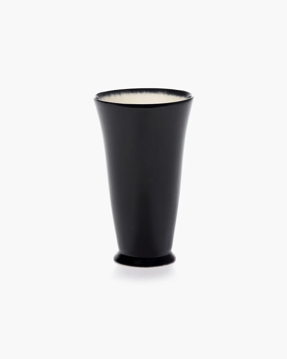 Serax Dé hrnek porcelánový bíločerný dégradé