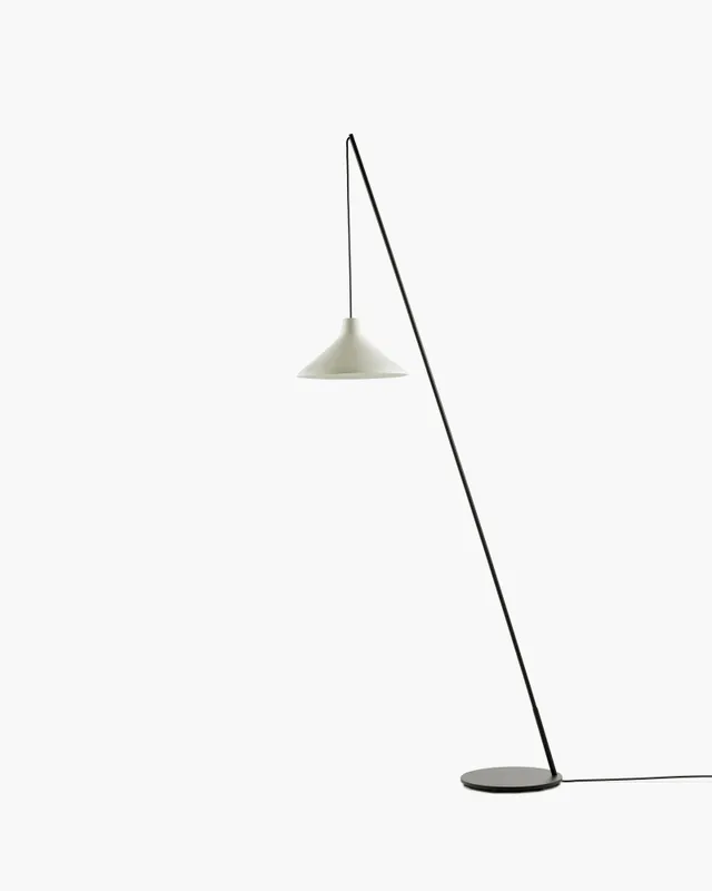 Serax Seam stojací lampa bílá porcelánové stínidlo