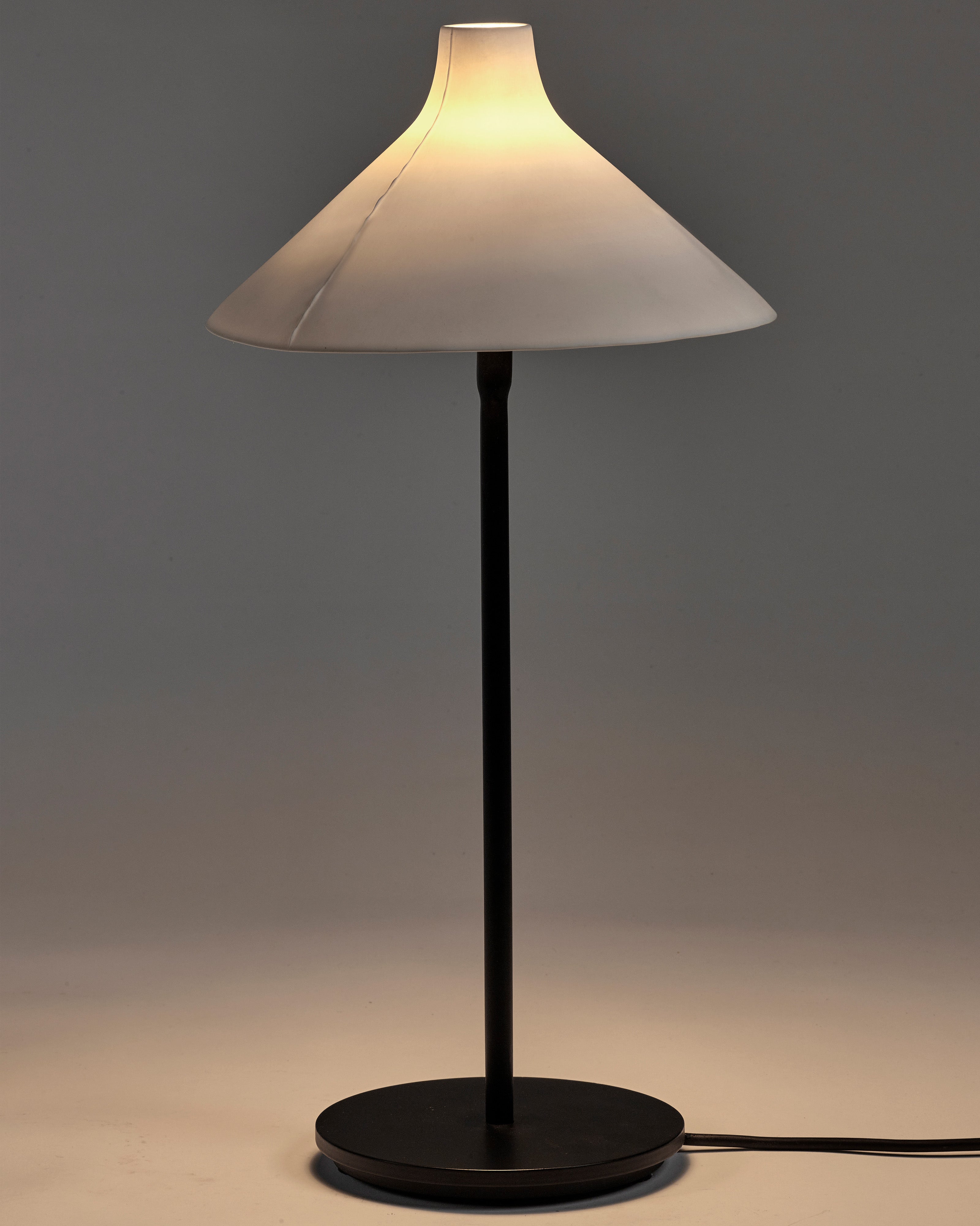 Serax Seam stolní lampa S bílá porcelánová