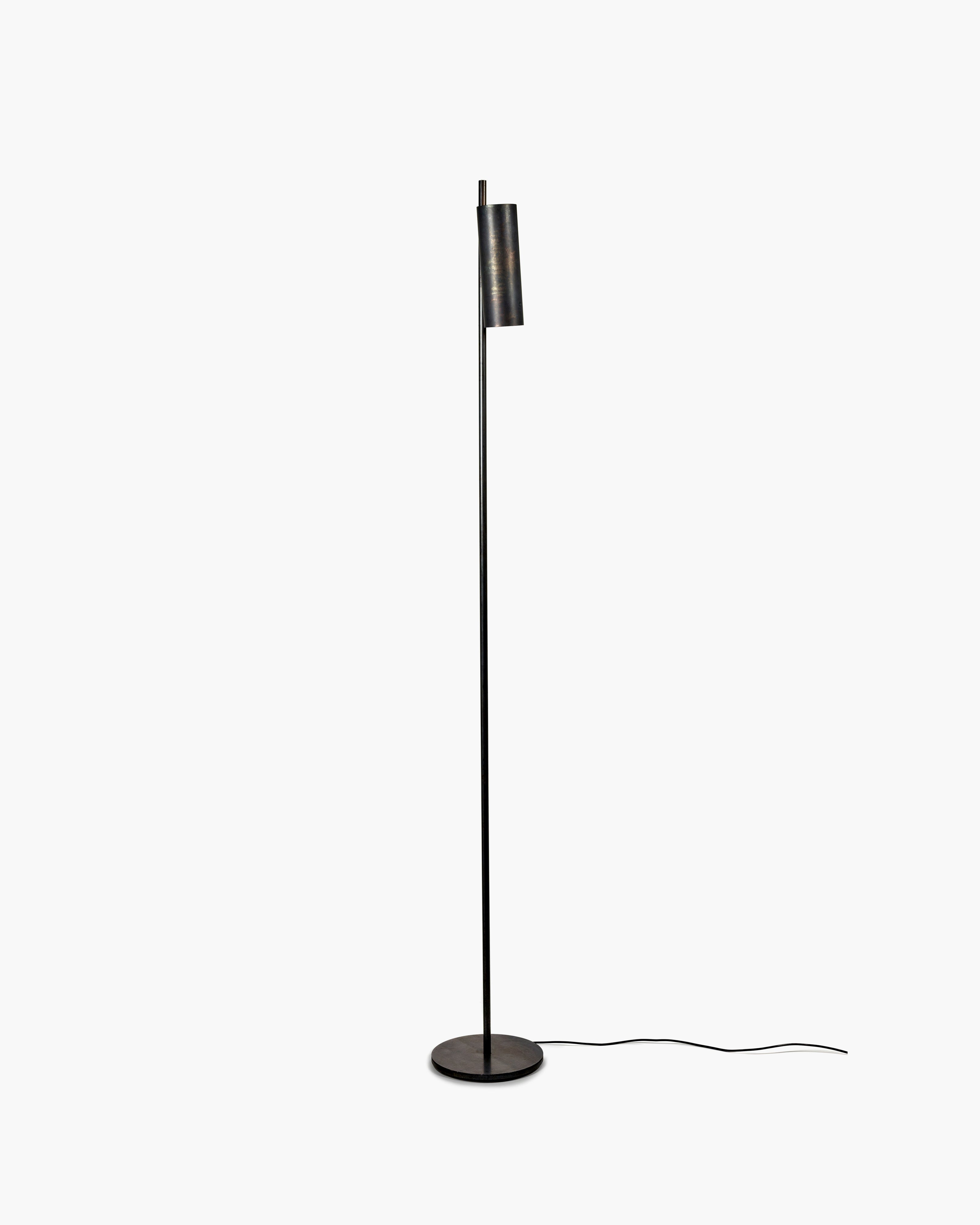 Serax Sofisticato NR.16 stojací lampa černá ocelová