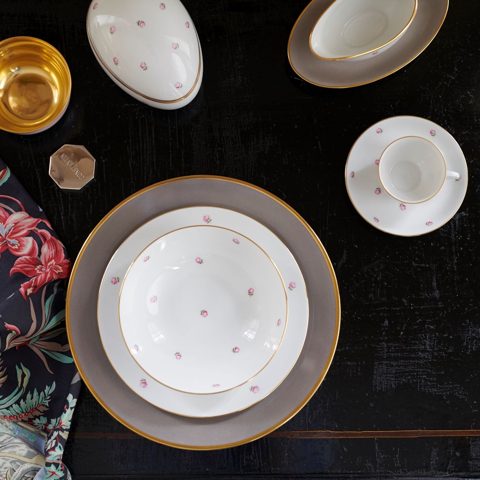 Augarten malá šperkovnice růžová porcelán s víčkem