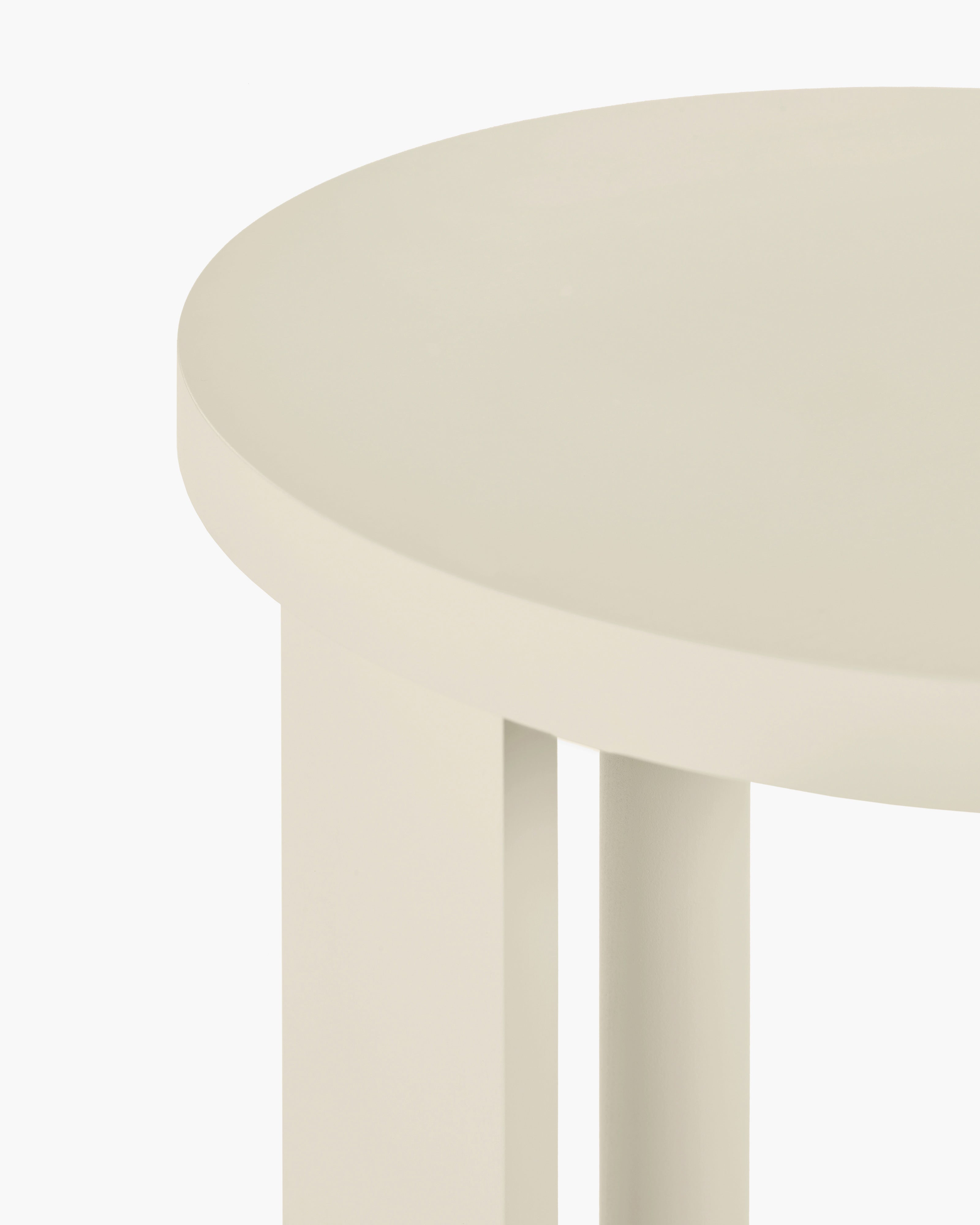 Serax Aura Side Table L stolek krémový se světlem