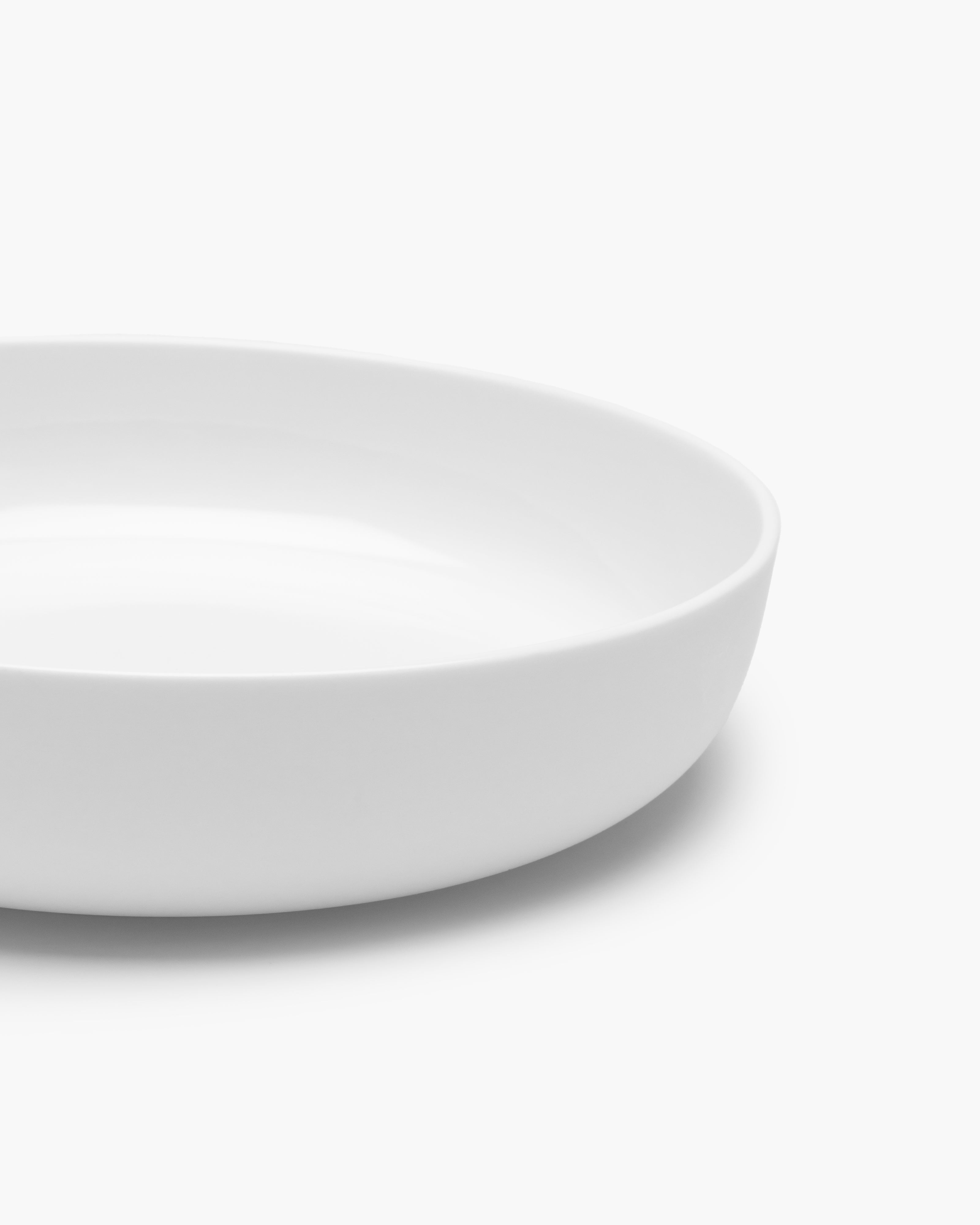 Serax Base Deep Plate M hluboký talíř bílý kostní porcelán