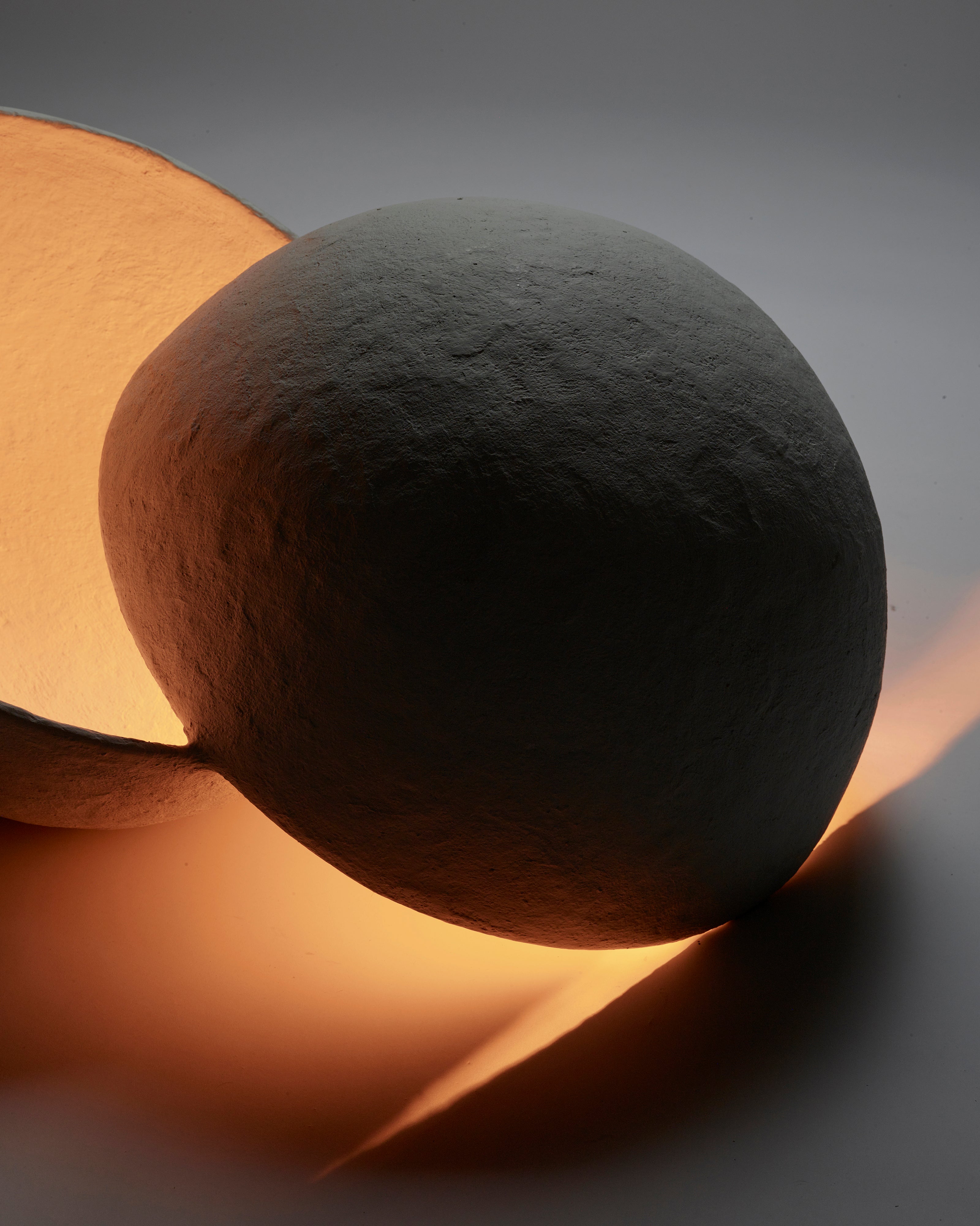 Serax Earth stojací lampa L bílá papírová