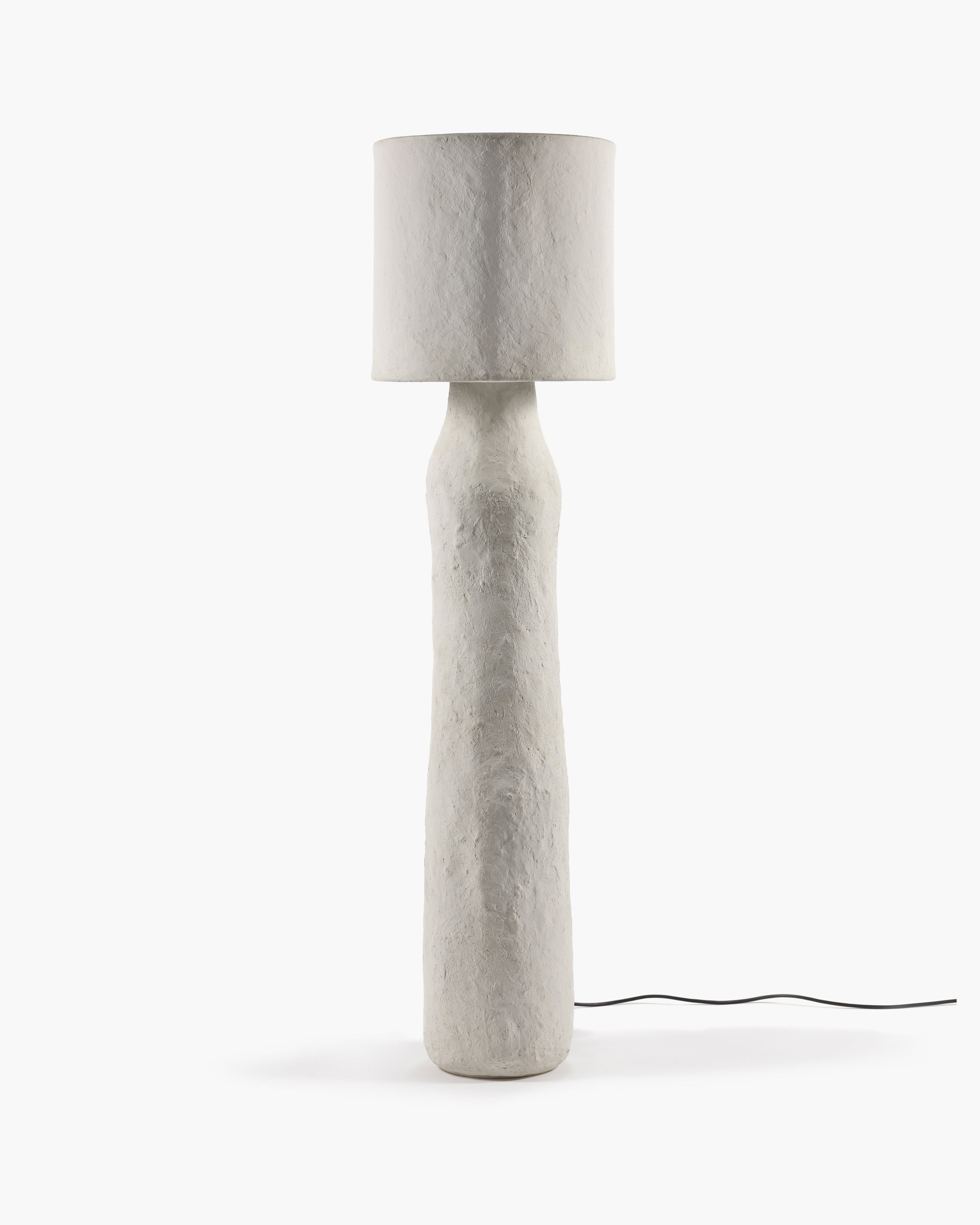 Serax Earth stojací lampa M bílá papírmaš
