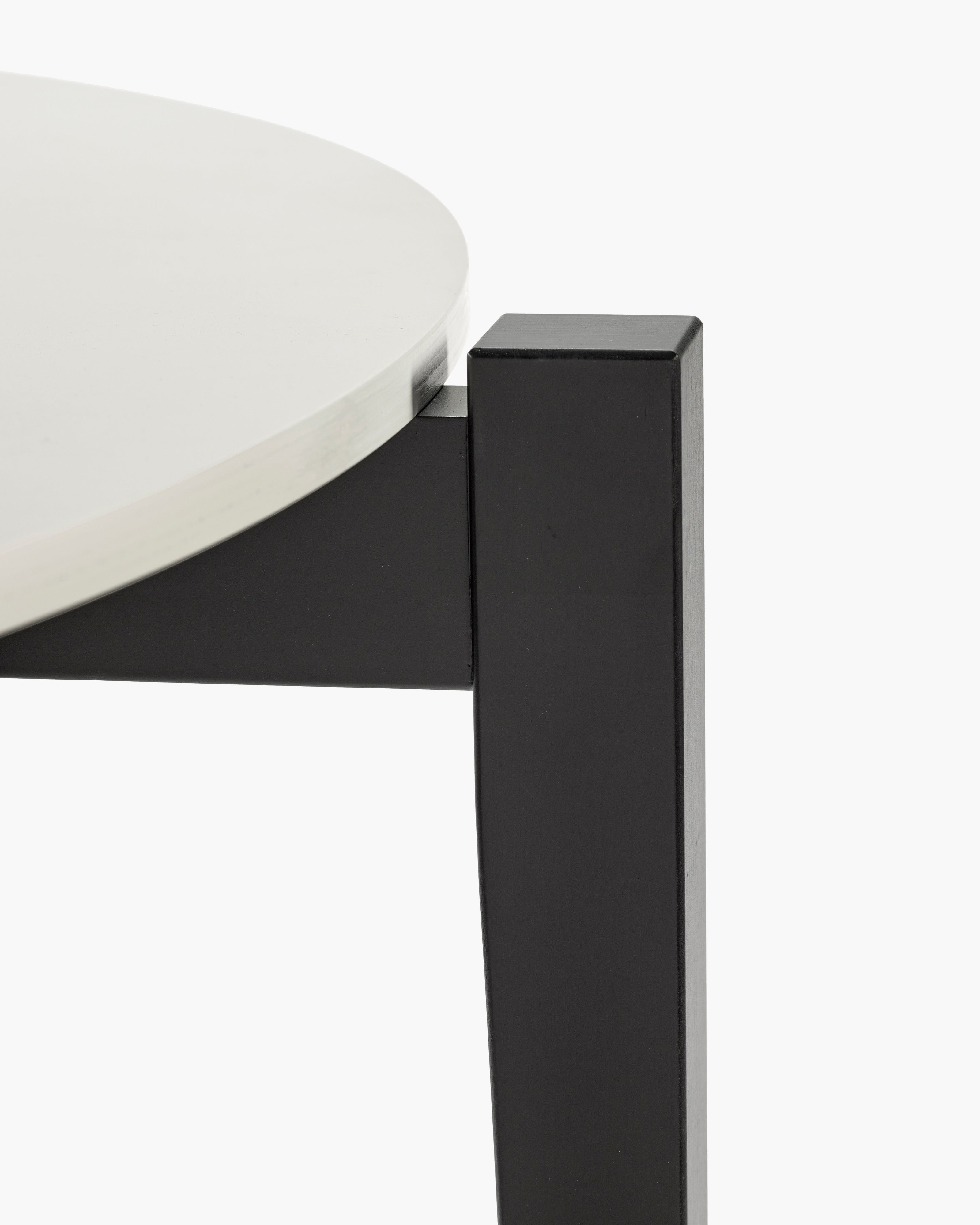 Serax Eloïs Round stůl bukový 122 cm černo-bílý