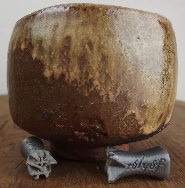 ARTkeramika Chawan čajová miska na matcha zlatohnědá