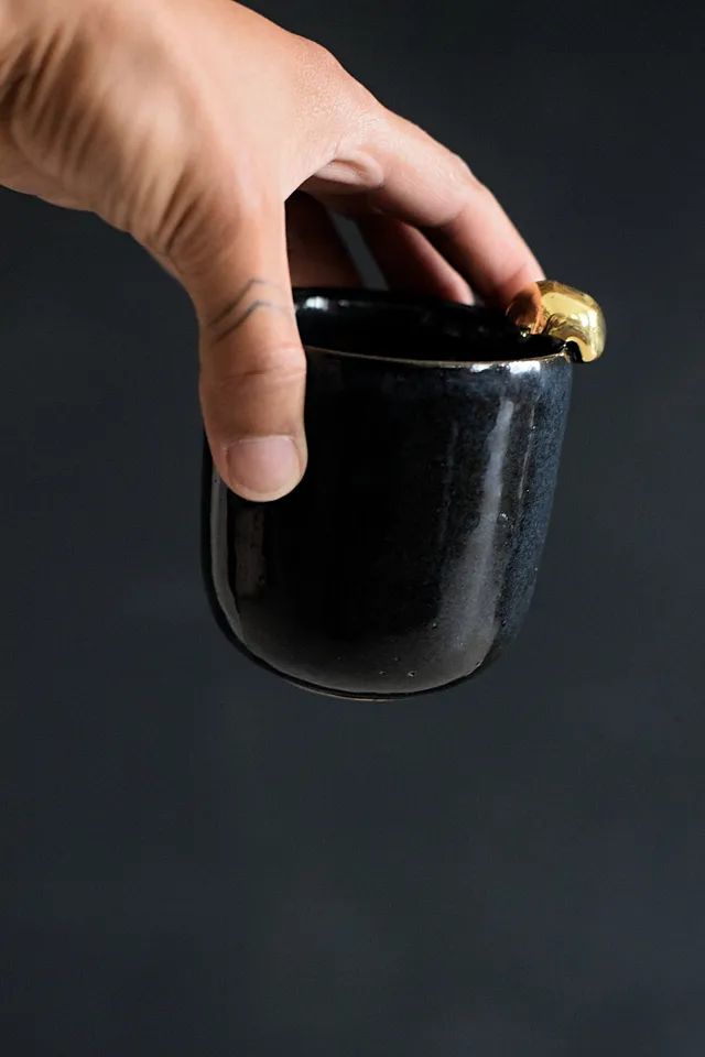Terra Ceramics Prague Yuri hrnek 200 ml modrý zlatá perla