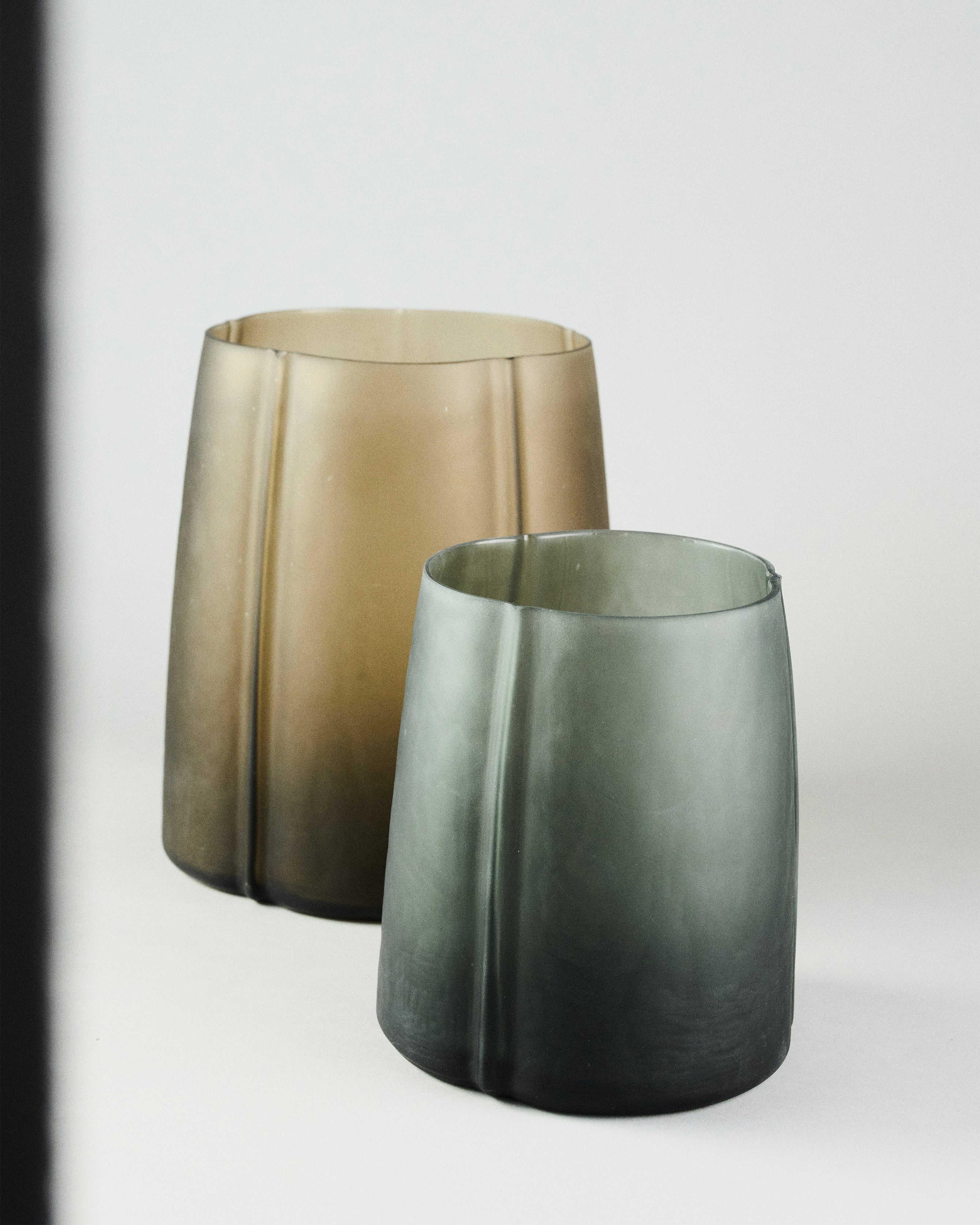 Serax Shapes Vase 04 váza hnědá foukaná