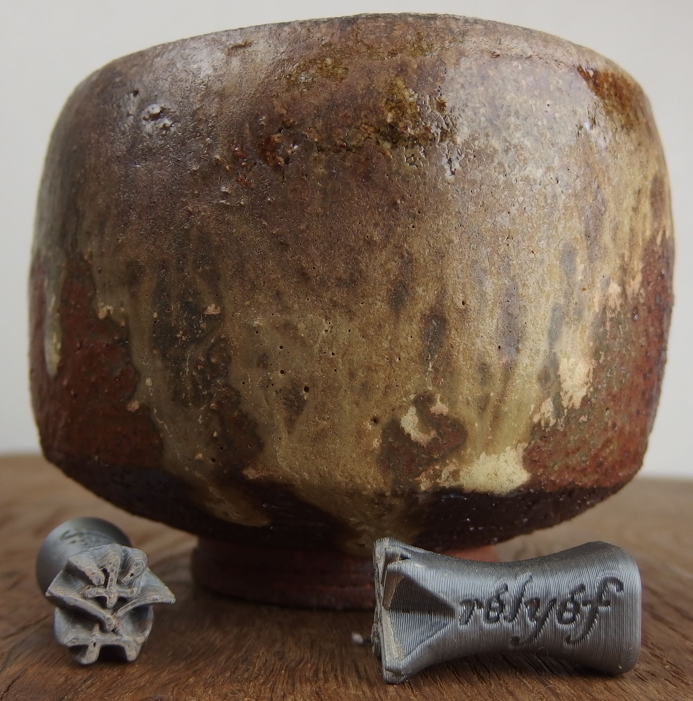 ARTkeramika Chawan čajová miska na matcha zlatohnědá