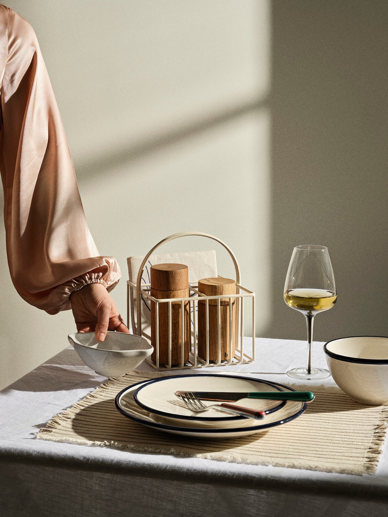 Broste Copenhagen Smoke White Wine Glass sklenice
