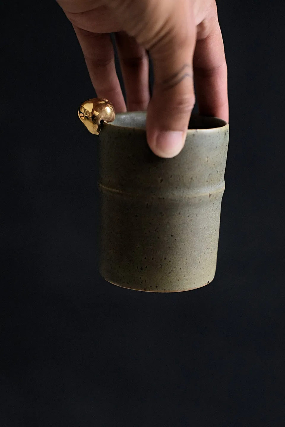 Terra Ceramics Prague TAK šálek 200 ml mechová zeleň perla