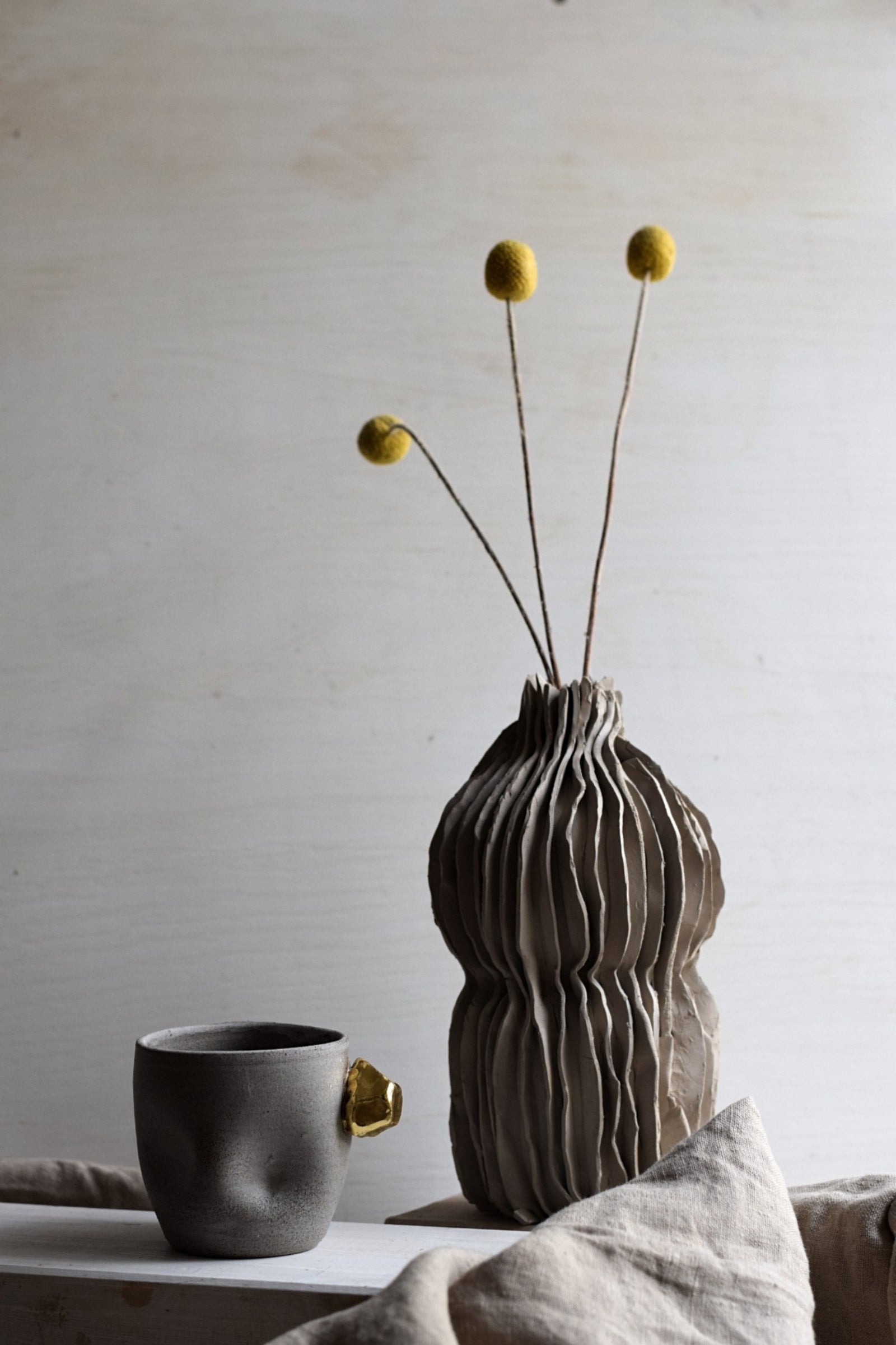 Terra Ceramics Prague BAO Gold Rock šálek 250 ml se zlatem