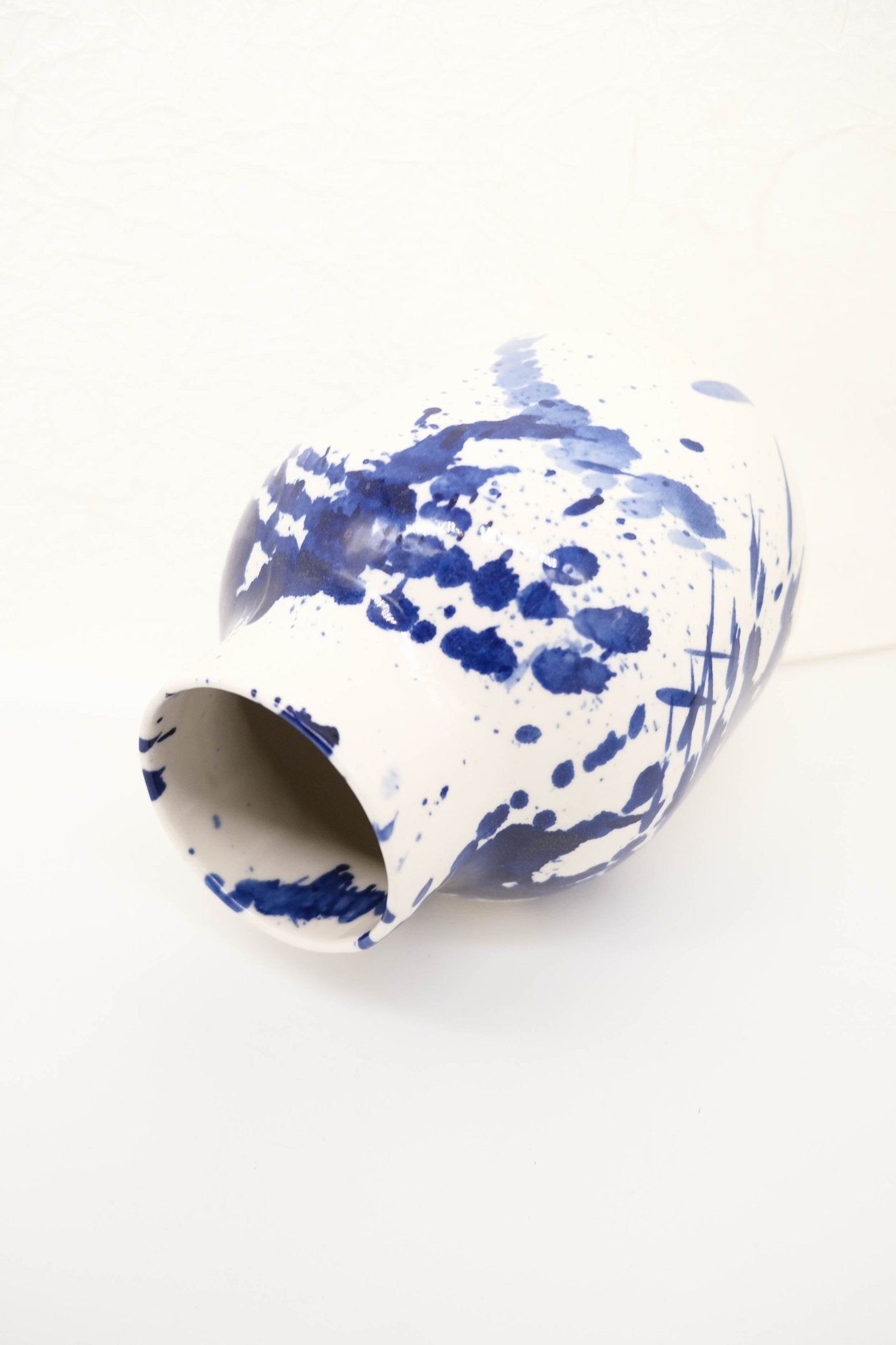VKUSE Calla Kobalt váza XL 27 cm porcelánová