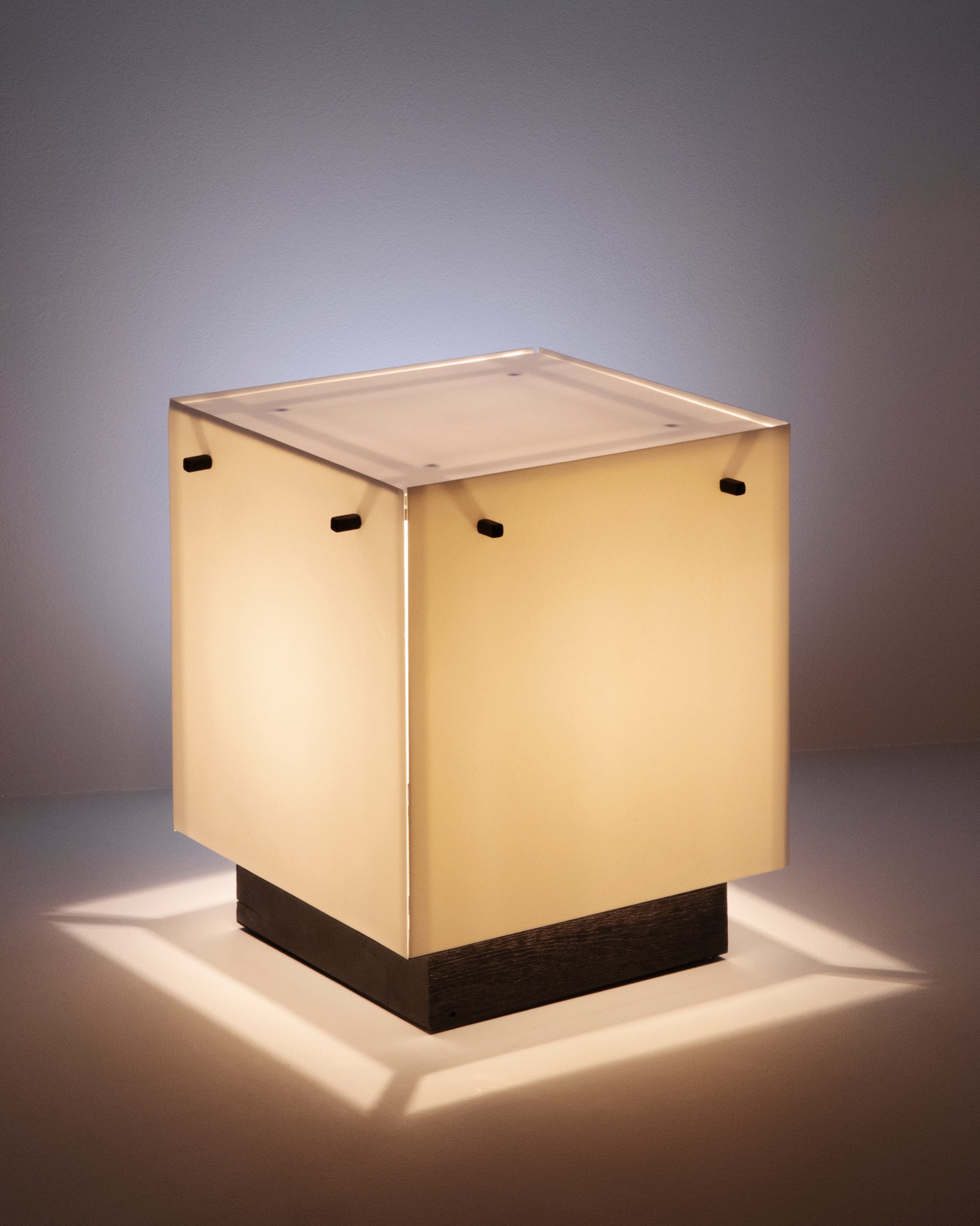 Serax Laslo stolní lampa L černobílá porcelán