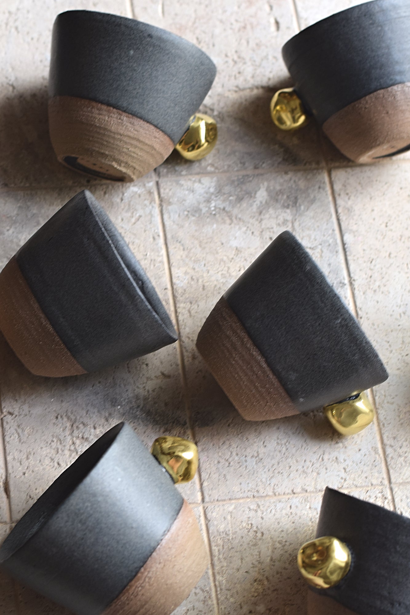 Terra Ceramics Prague BAO Gold rock šálek na kávu 250 ml černý