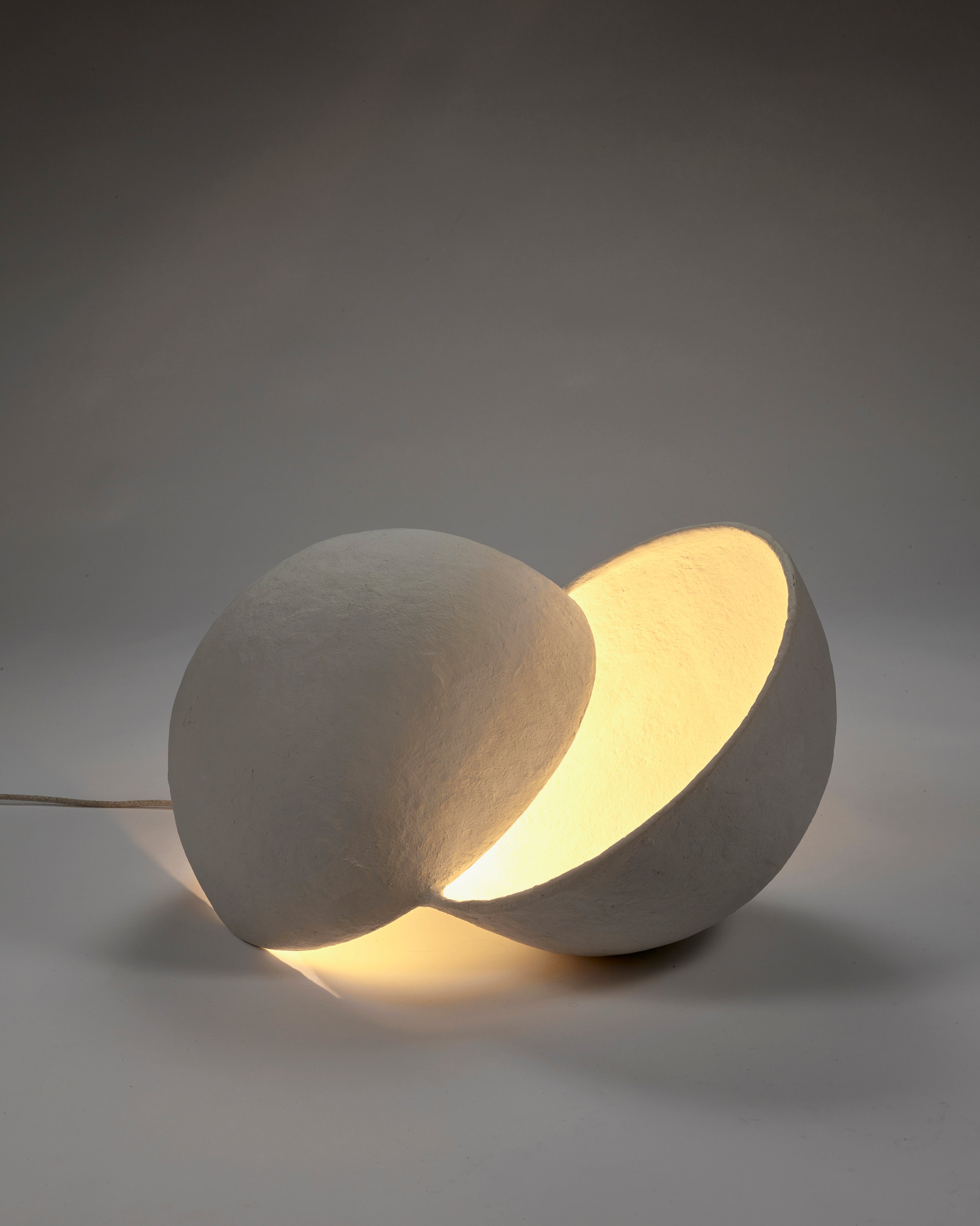 Serax Earth stojací lampa L bílá papírová