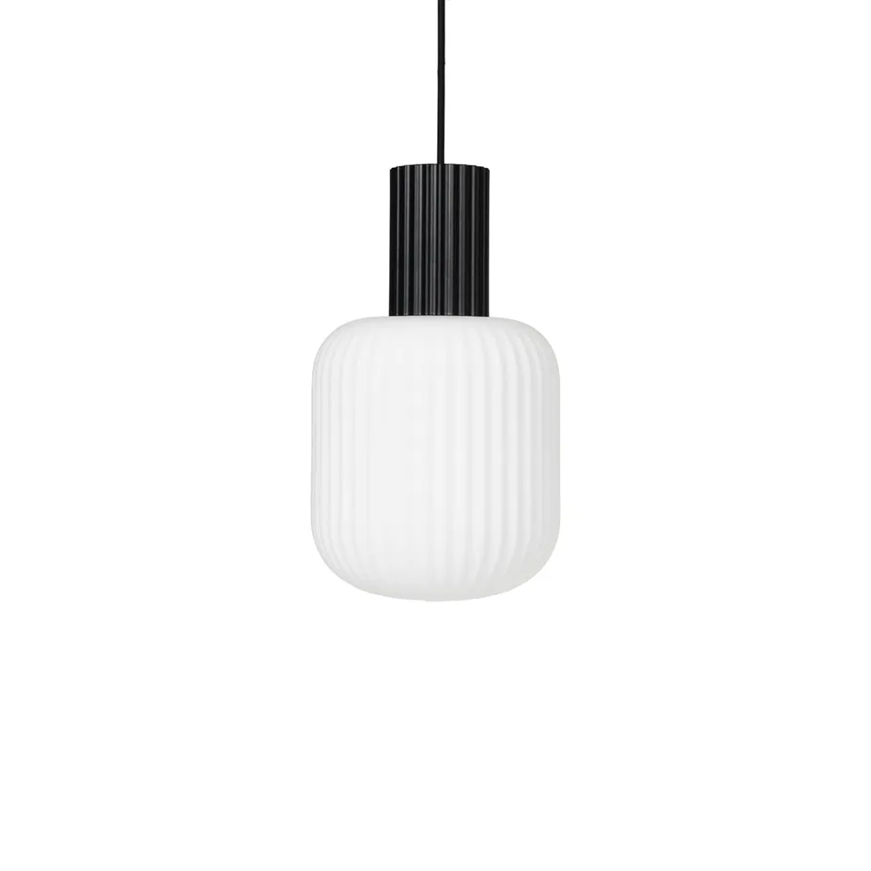 Broste Copenhagen Lolly závěsná lampa do jídelny
