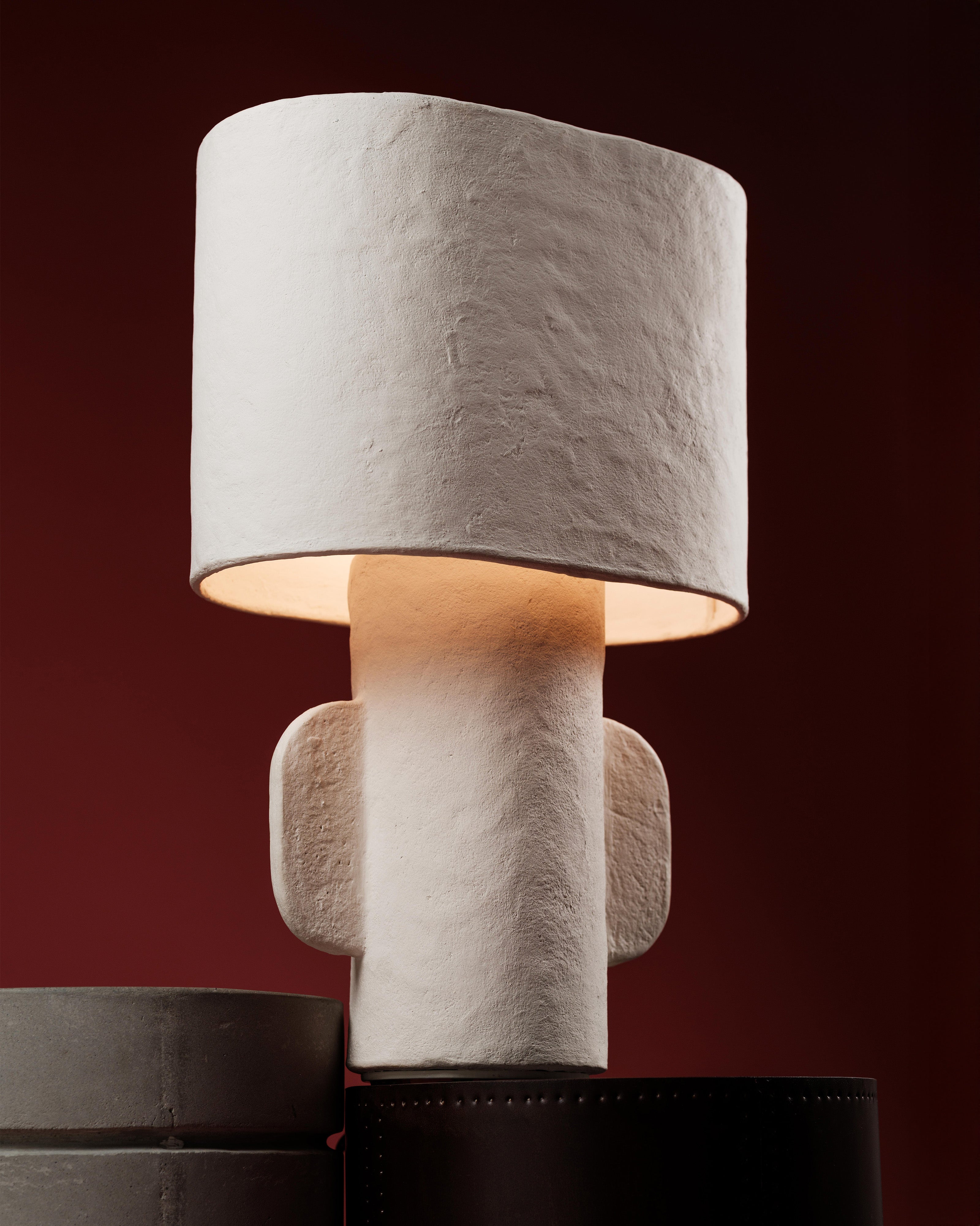 Serax Earth stolní lampa M bílá papír-mâché