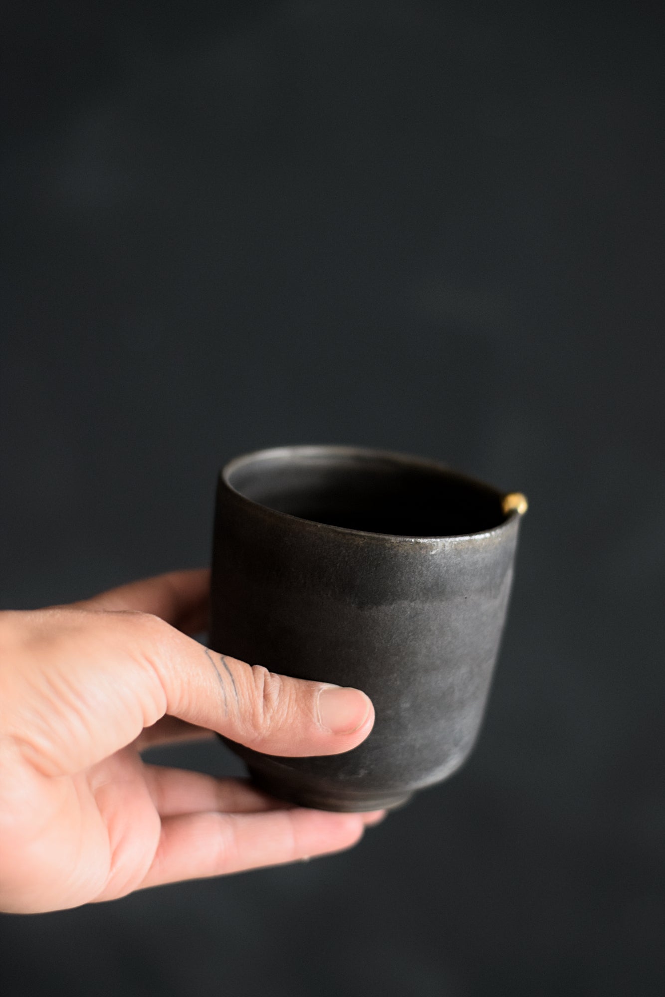 Terra Mamatchas šálek 200 ml černá charcoal se zlatem
