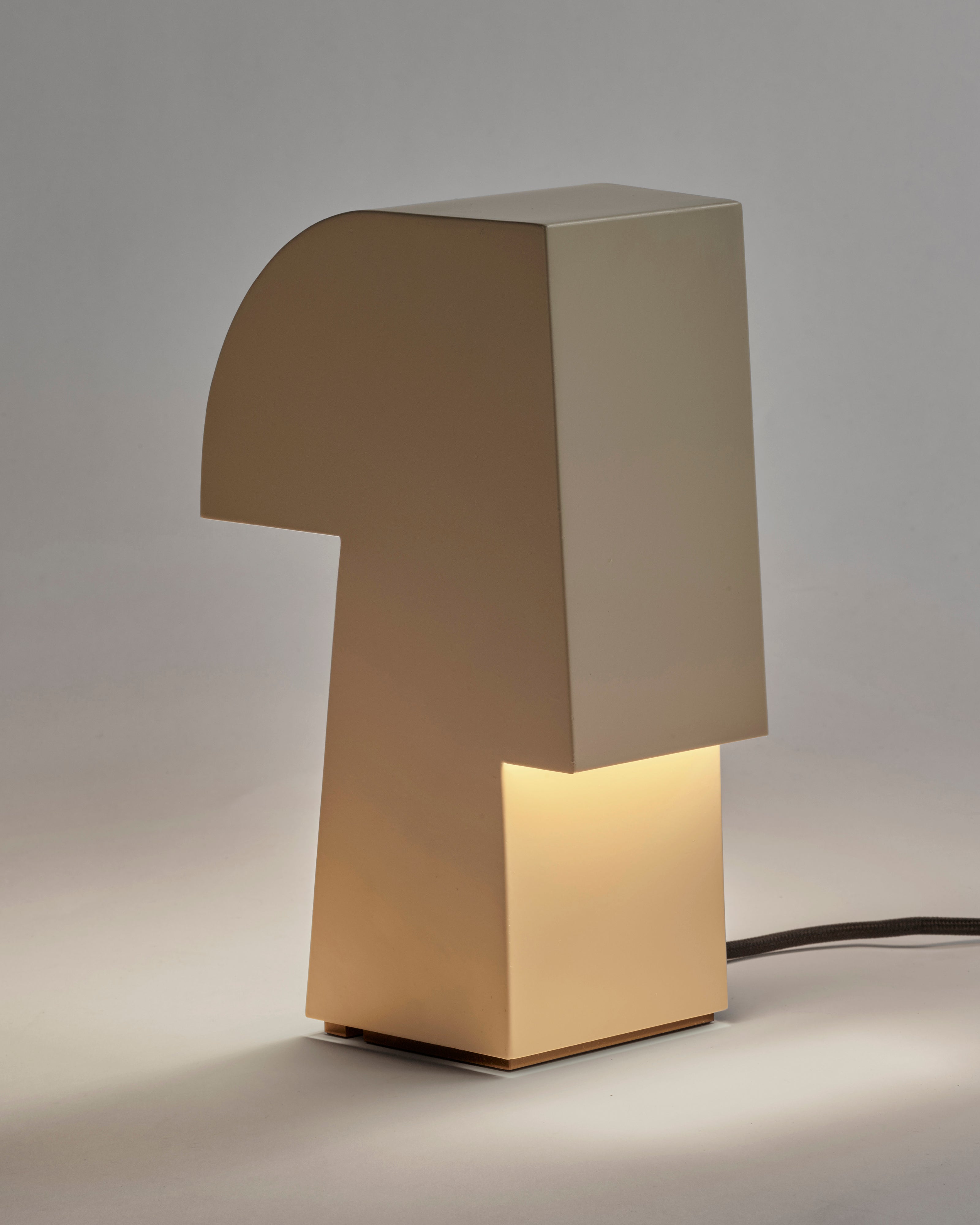Serax Nizou stolní lampa písková beige kov