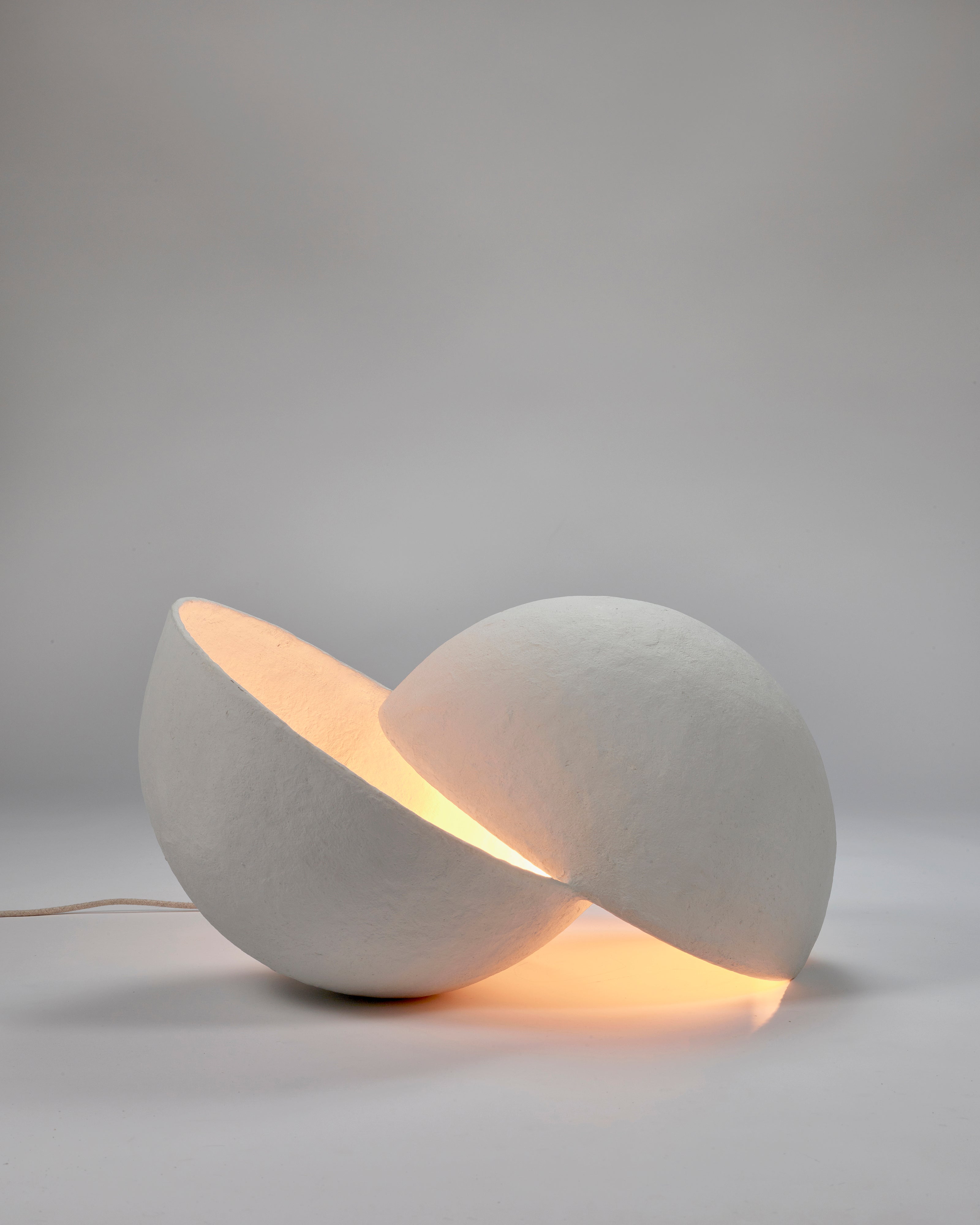 Serax Earth stojací lampa L bílá papírová