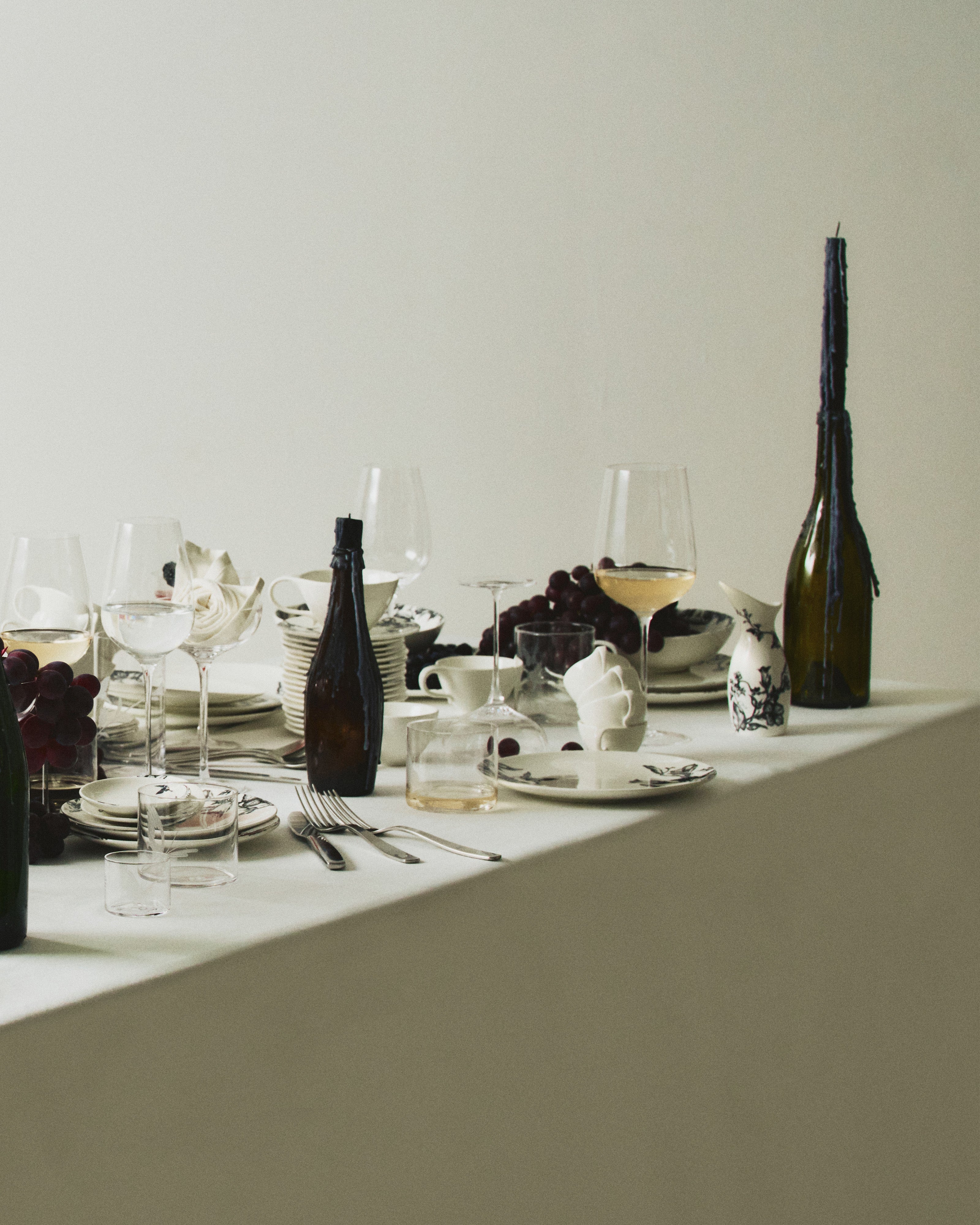 Serax Unity mělký talíř bílo-černý porcelán