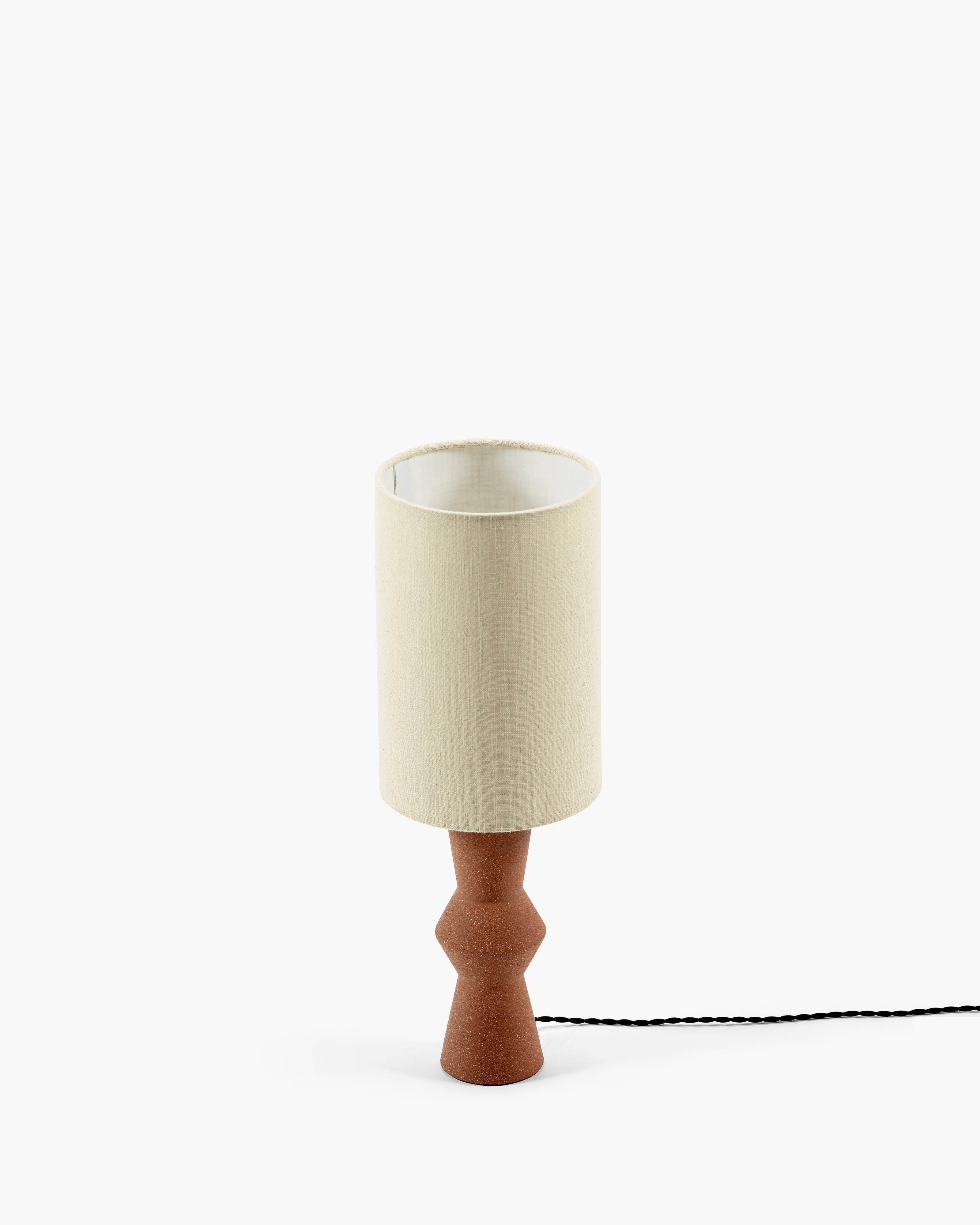 Serax Marie-Ann stolní lampa cihlová s lněným stínidlem