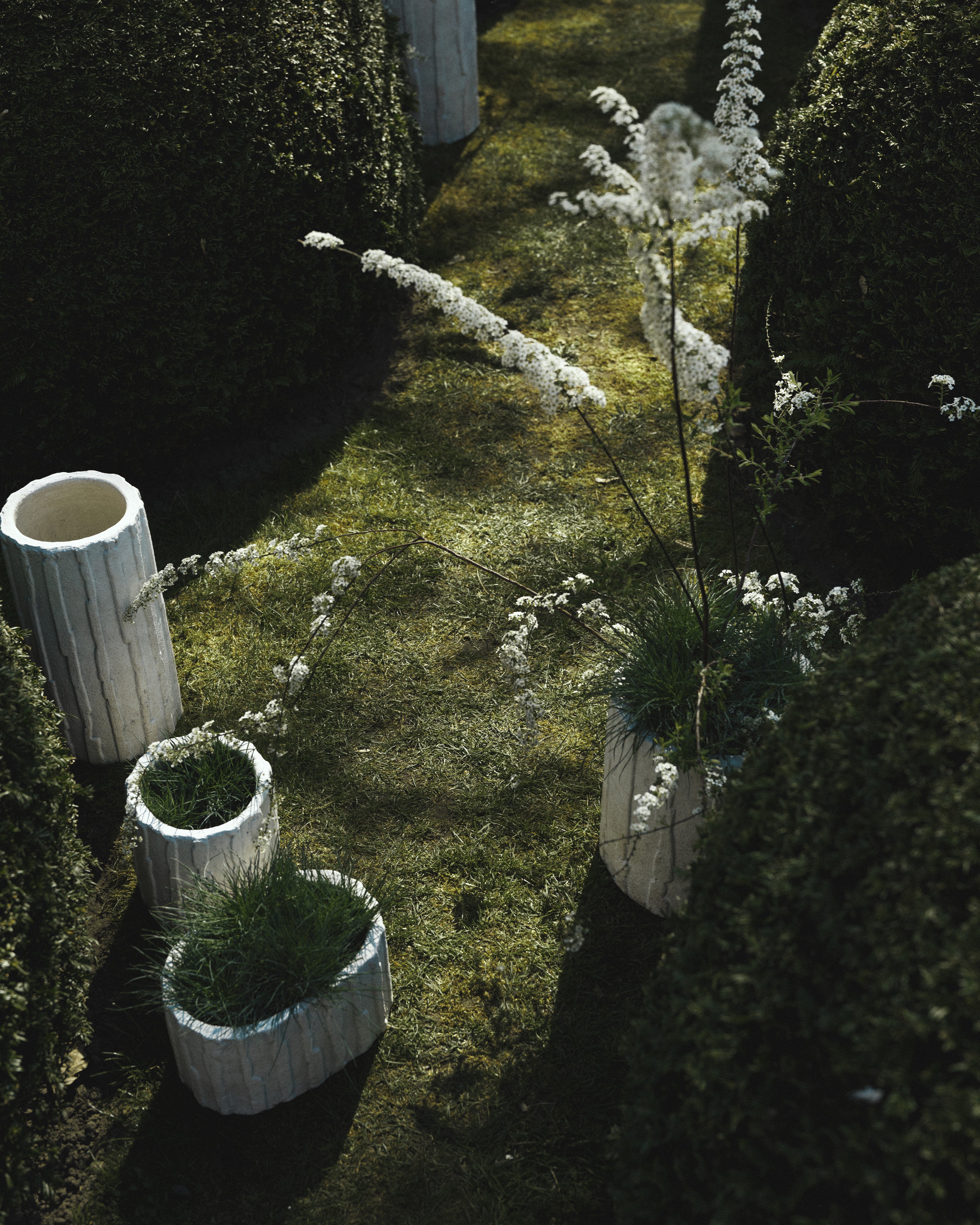 Serax Rift Planter low 03 květináč krémový keramika