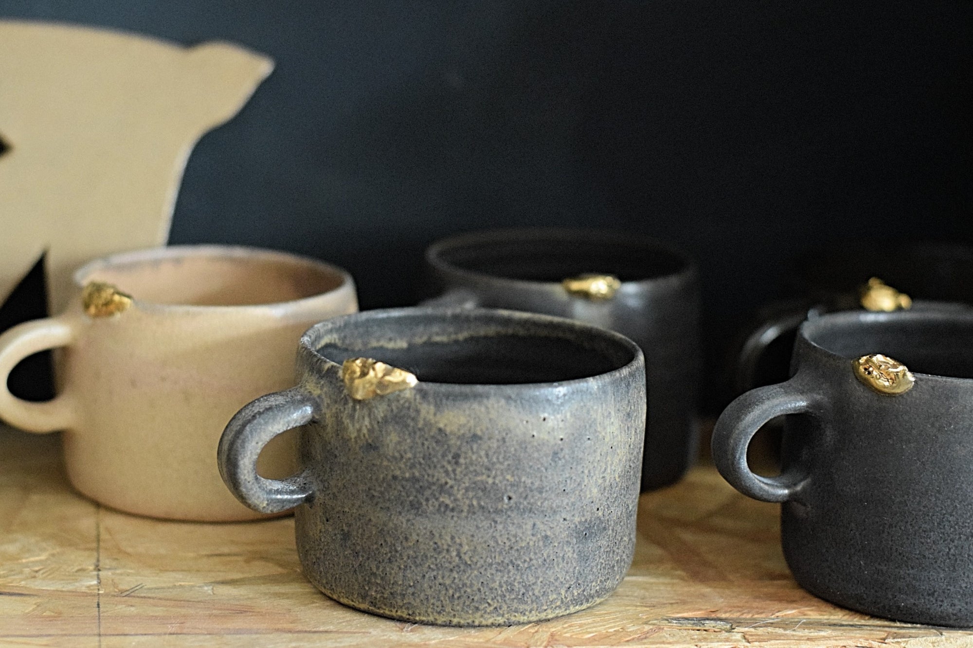 Terra Ceramics Prague CHIMCHIMS hrnek La petite cheminée 300 ml béžový