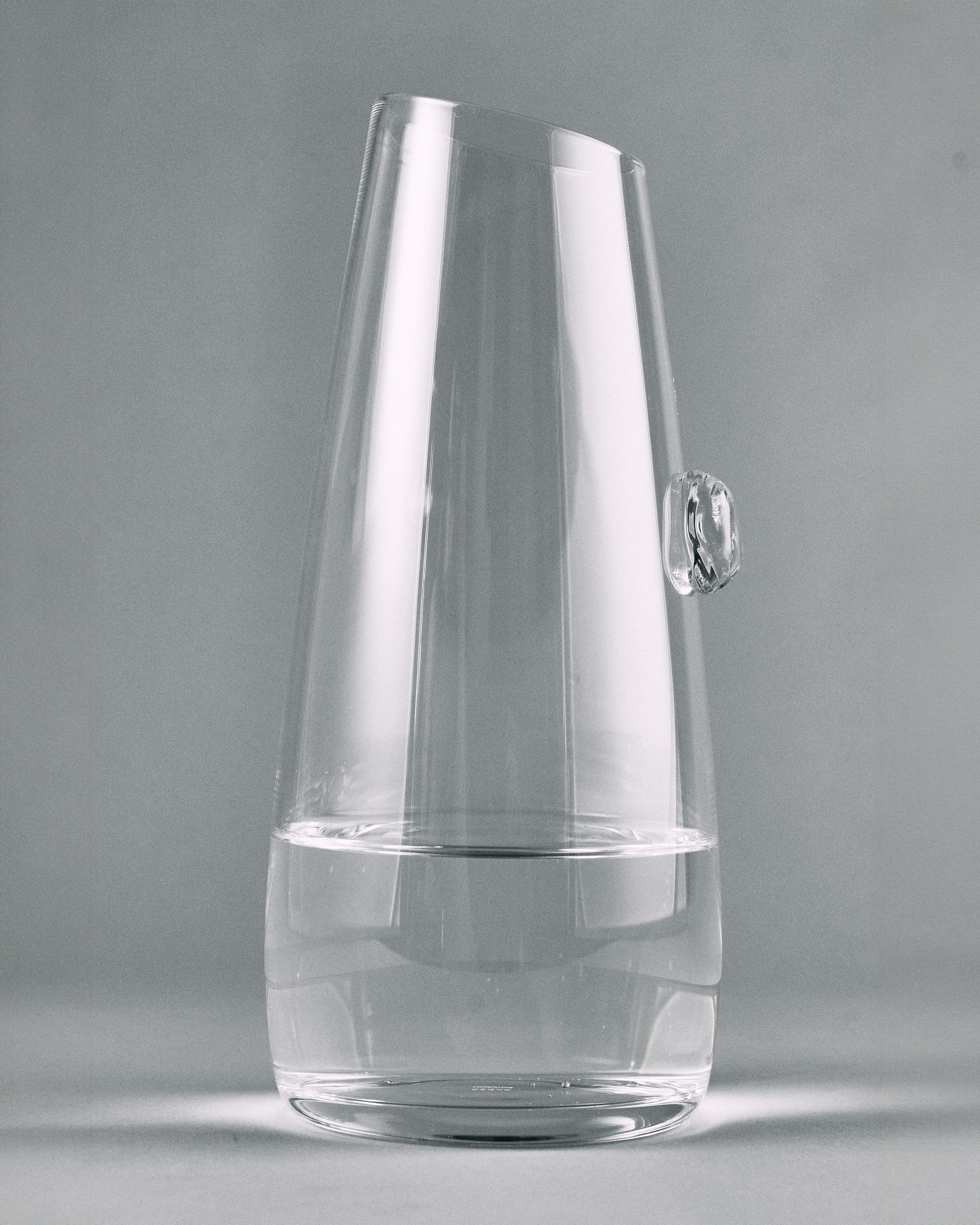 Serax Out of Lines Carafe M karafa transparent fouk. sklo