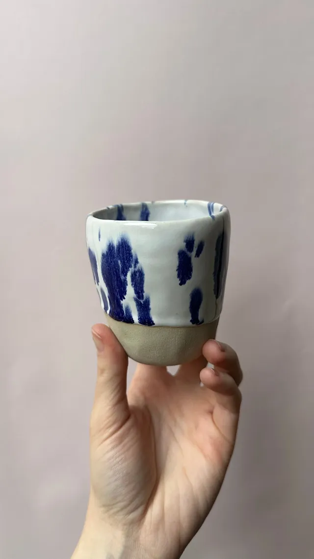 Engoba Sněžná borůvka hrnek 215 ml modrá