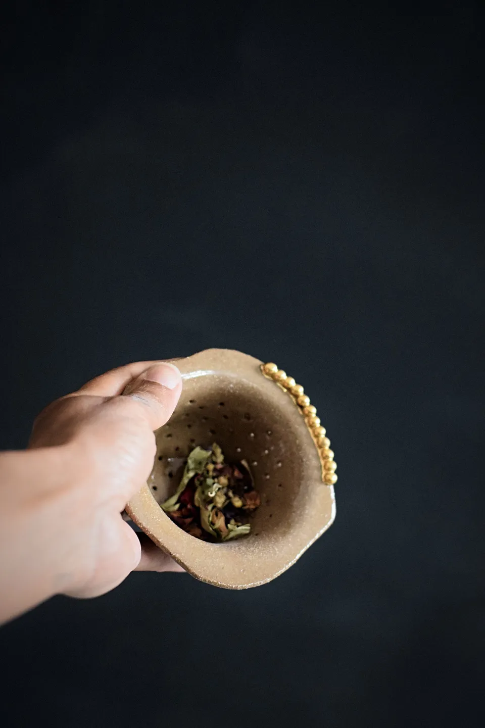 Terra Ceramics Tea sítko na čaj Indian summer zlaté perly