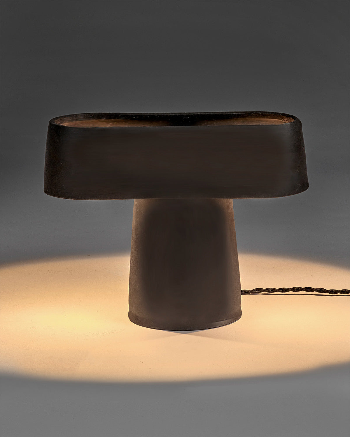Serax Romé 02 stolní lampa tmavě šedá šamot