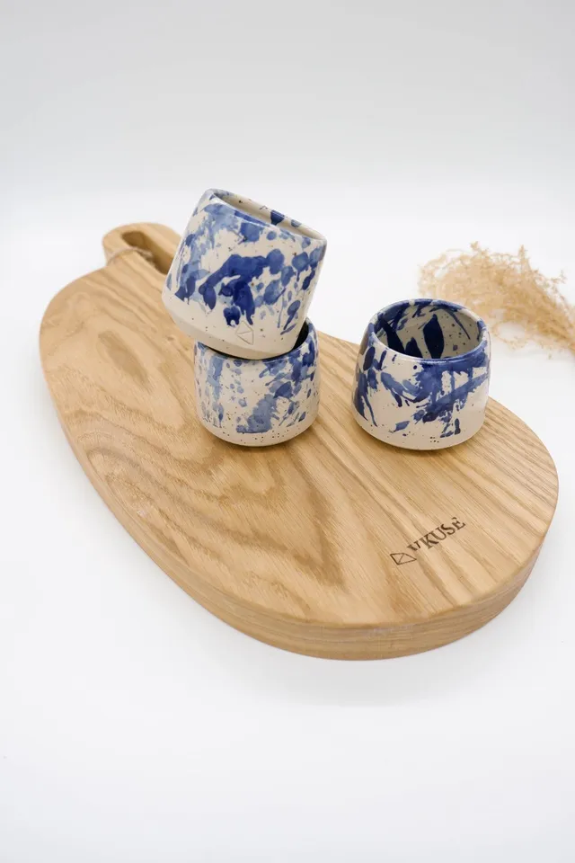 VKUSE Kobaltový cákaný kalíšek M 120–180 ml