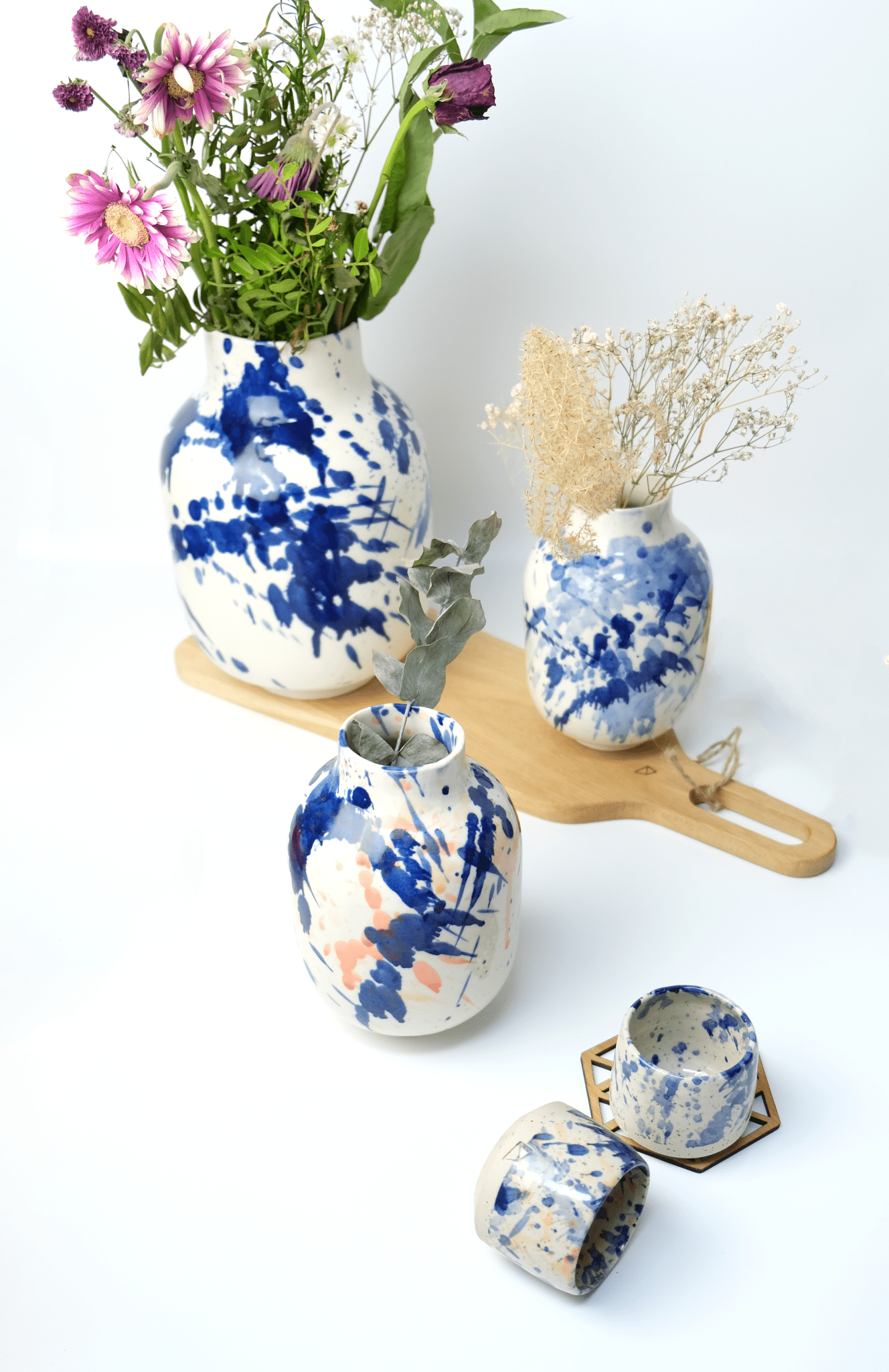 VKUSE Calla váza L kobaltová porcelán